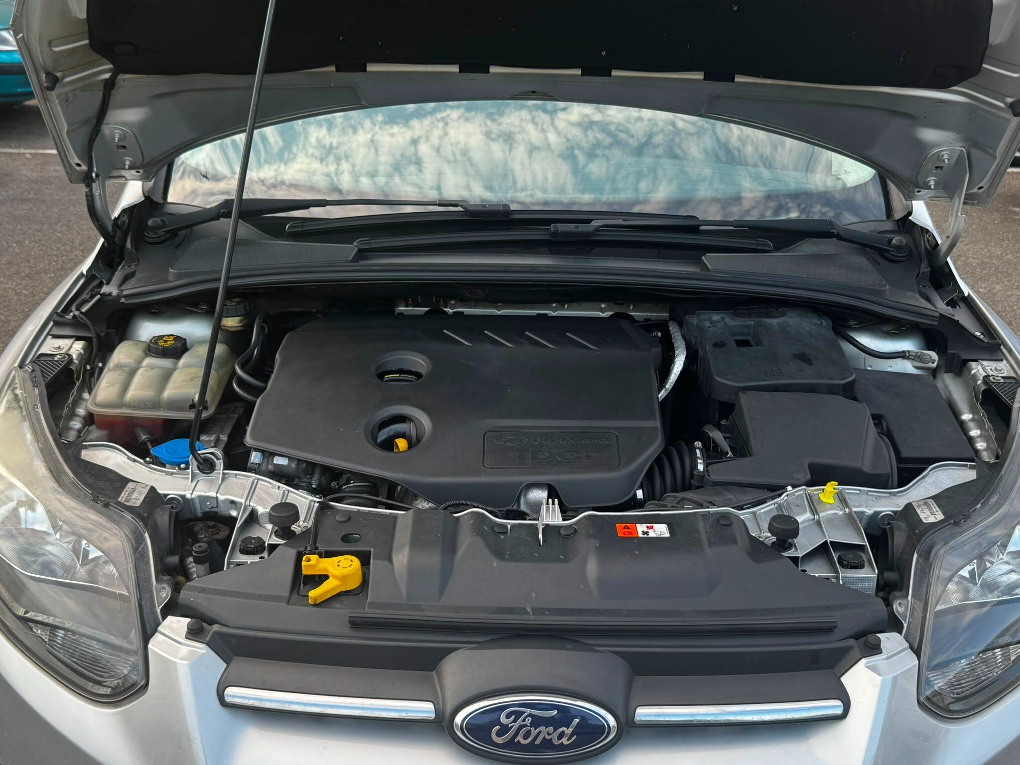 Ford Focus view 48