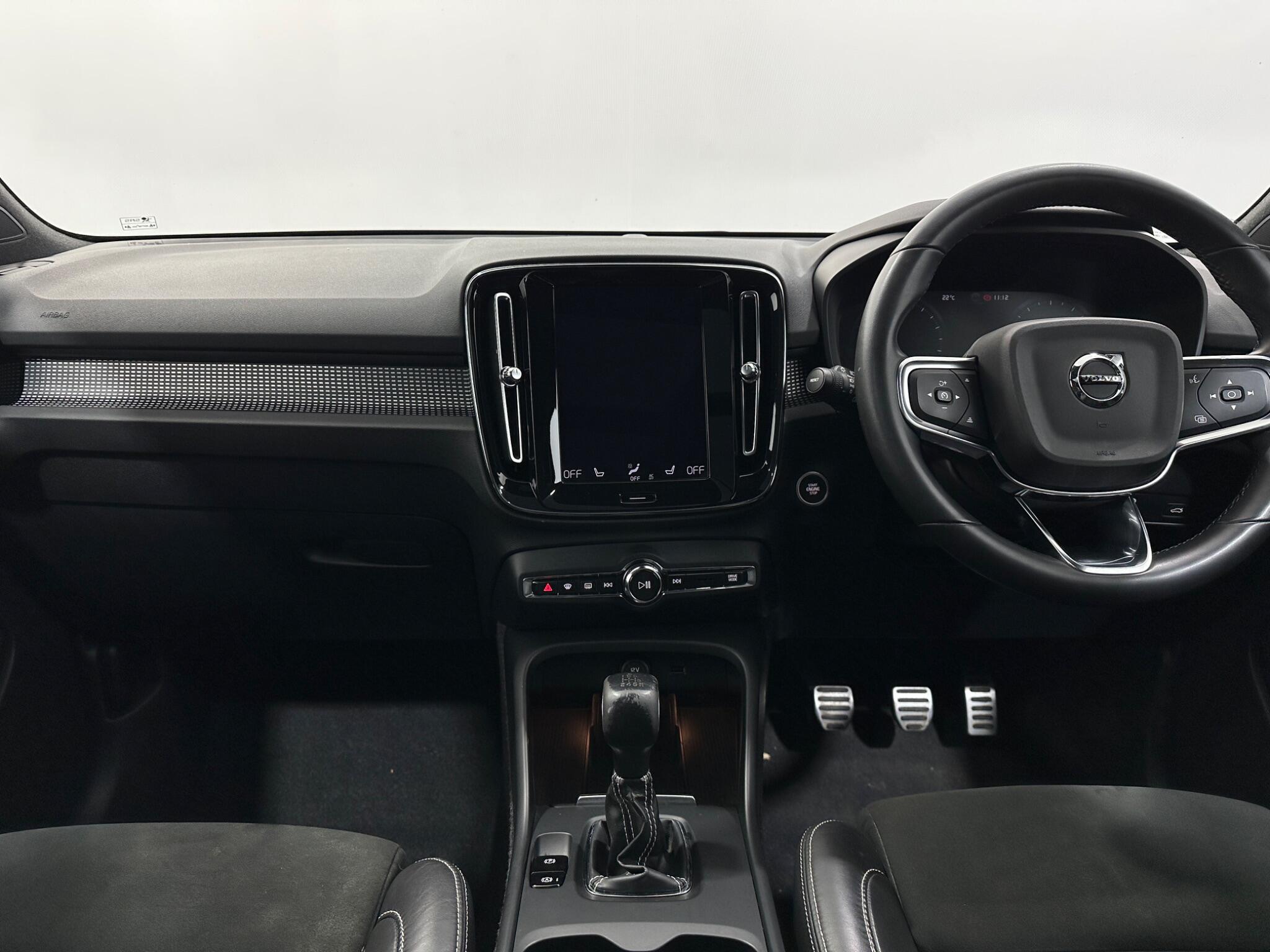 Volvo XC40 view 19