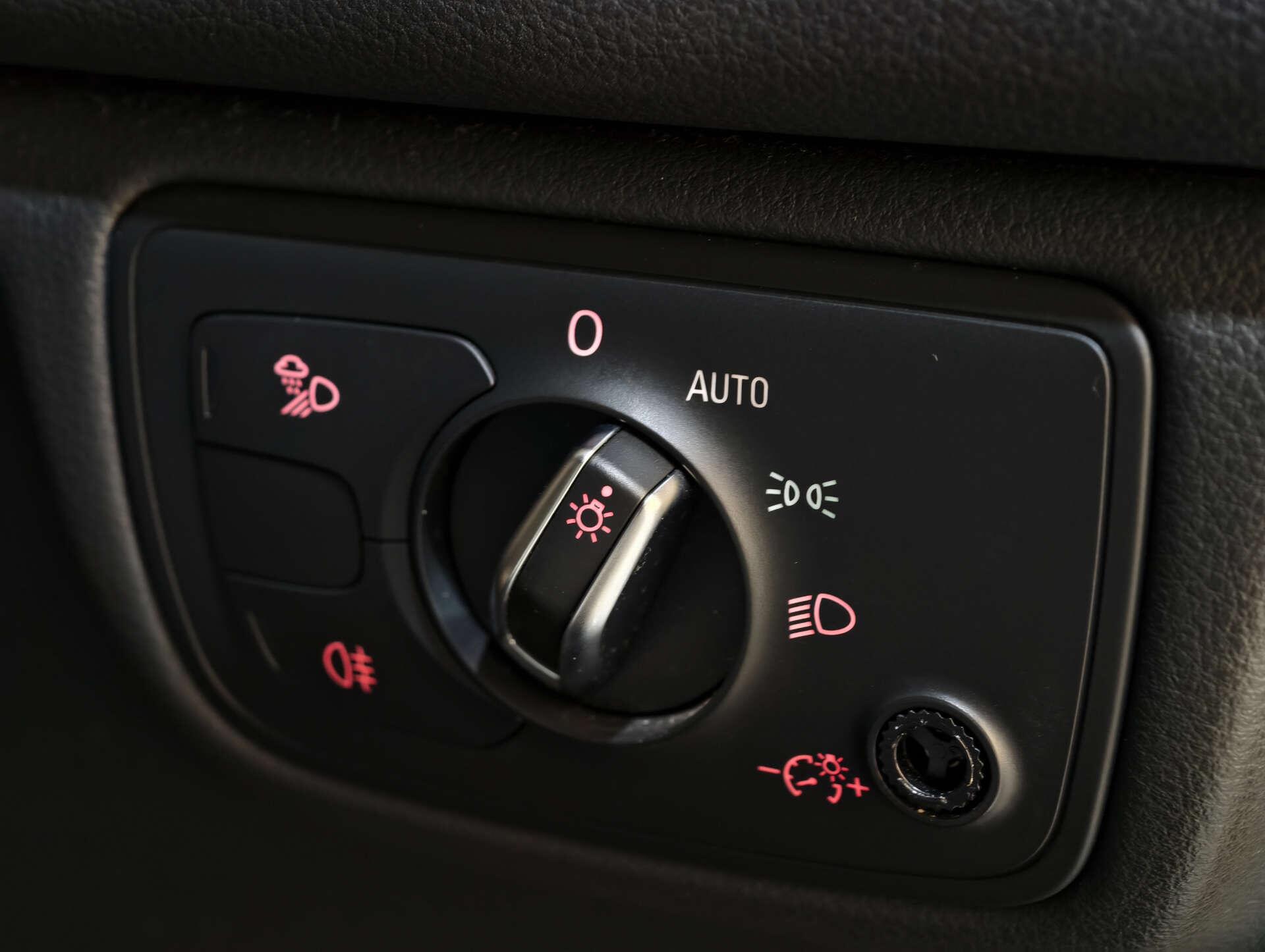 Audi A6 Avant view 21