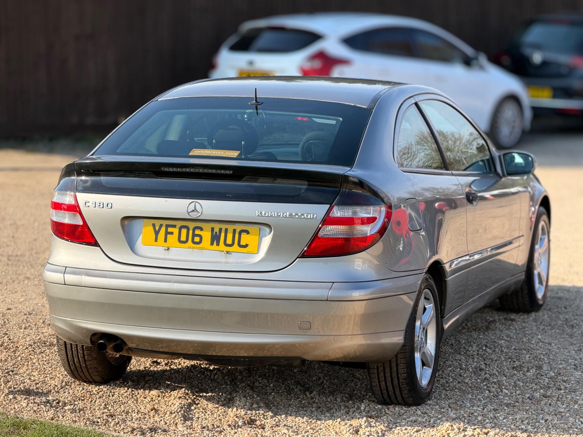 2006 Mercedes-Benz C Class 1.8 C180 Kompressor SE 2dr image 11
