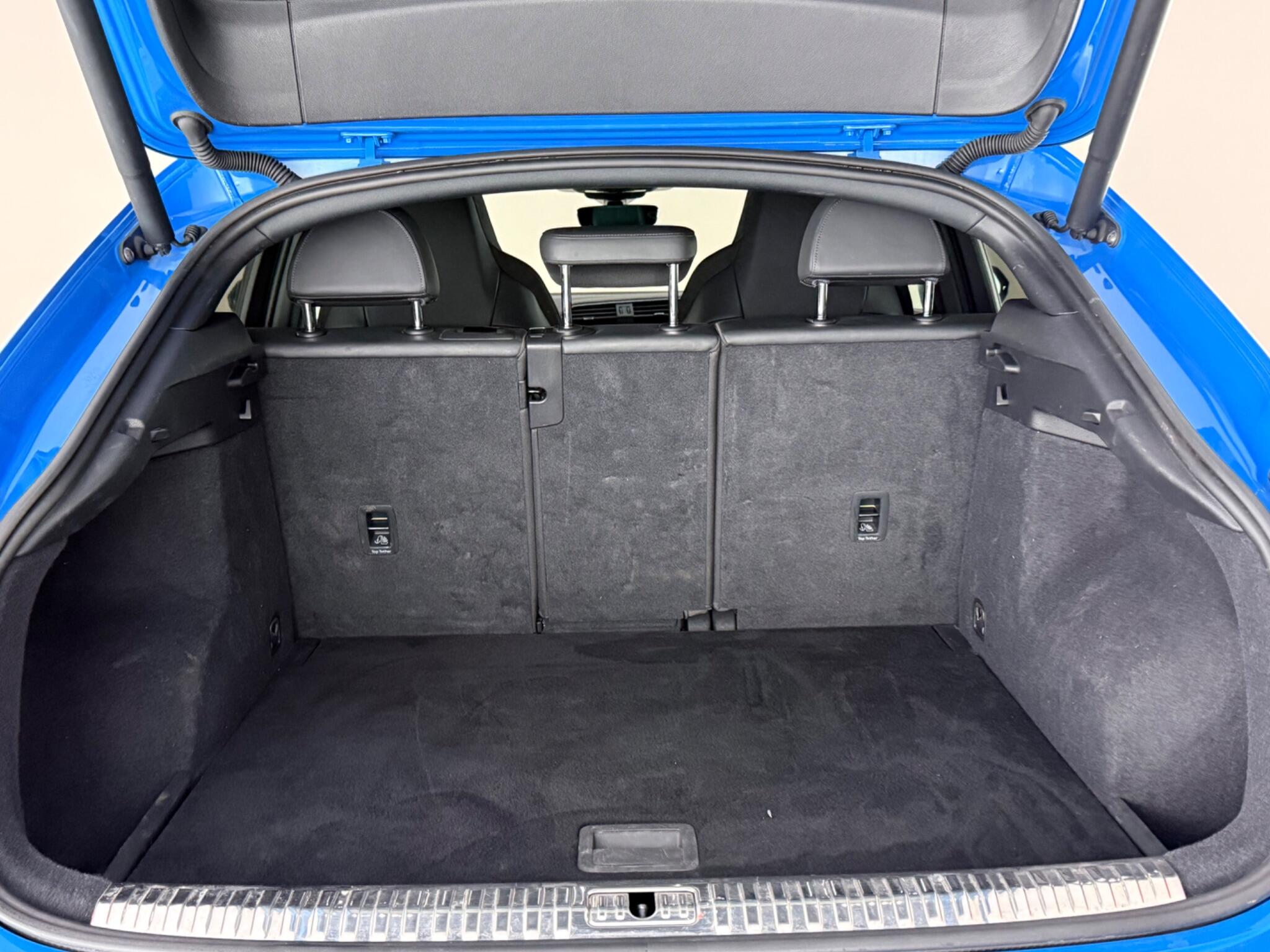 Audi RS Q3 view 11