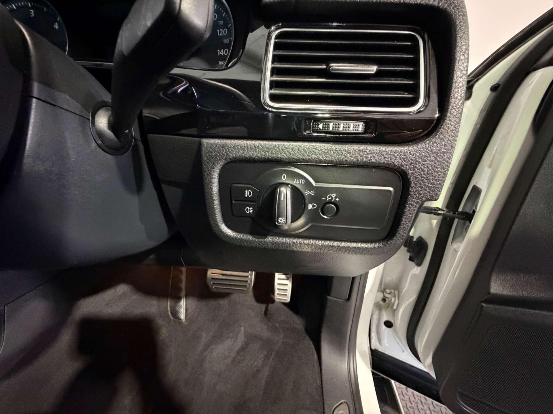 Volkswagen Touareg view 23
