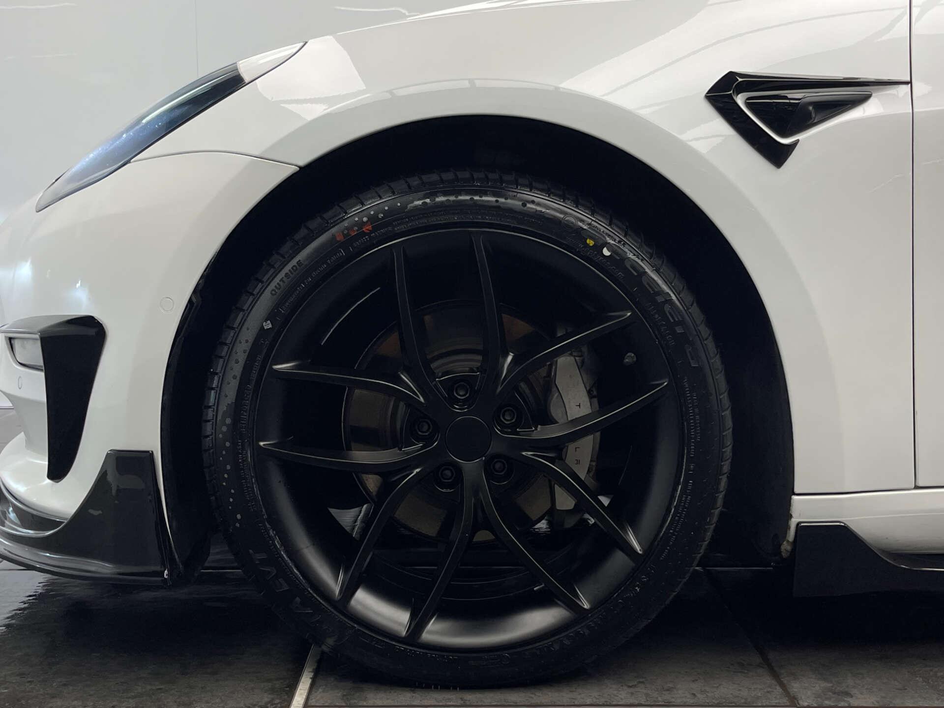 Tesla Model 3 view 44