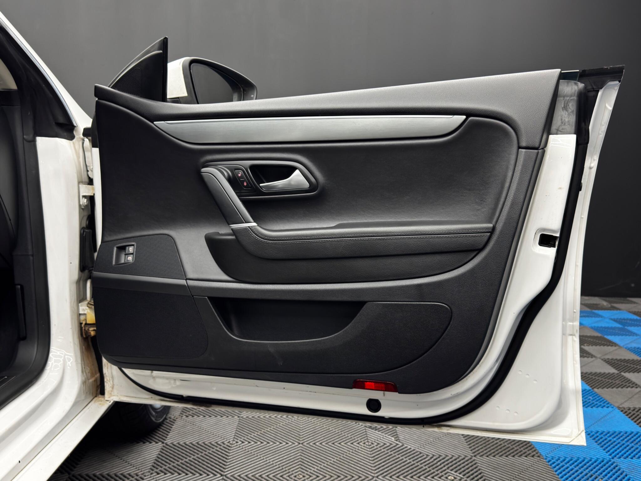 Volkswagen CC view 38