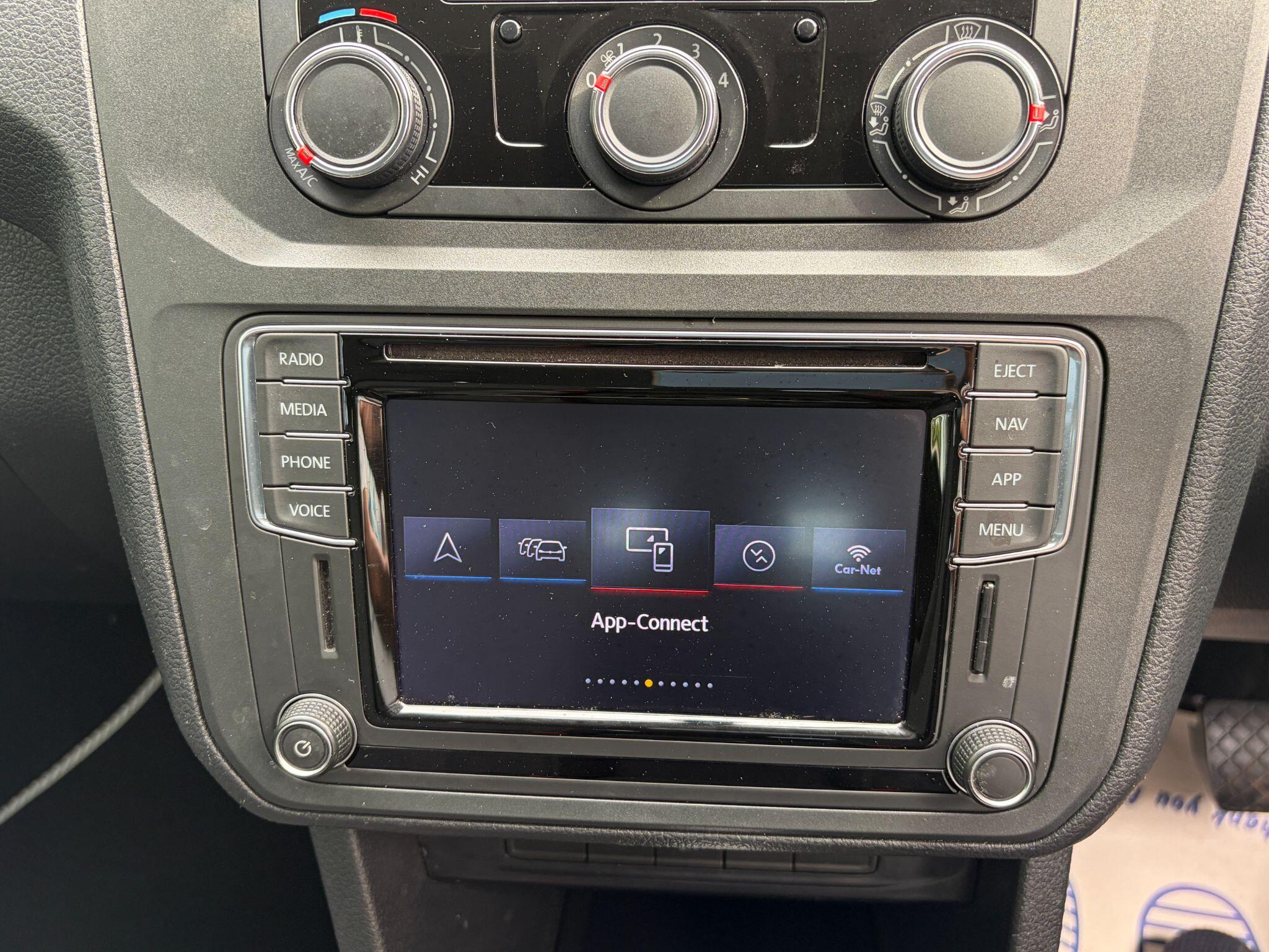 Volkswagen Caddy Maxi Life view 23
