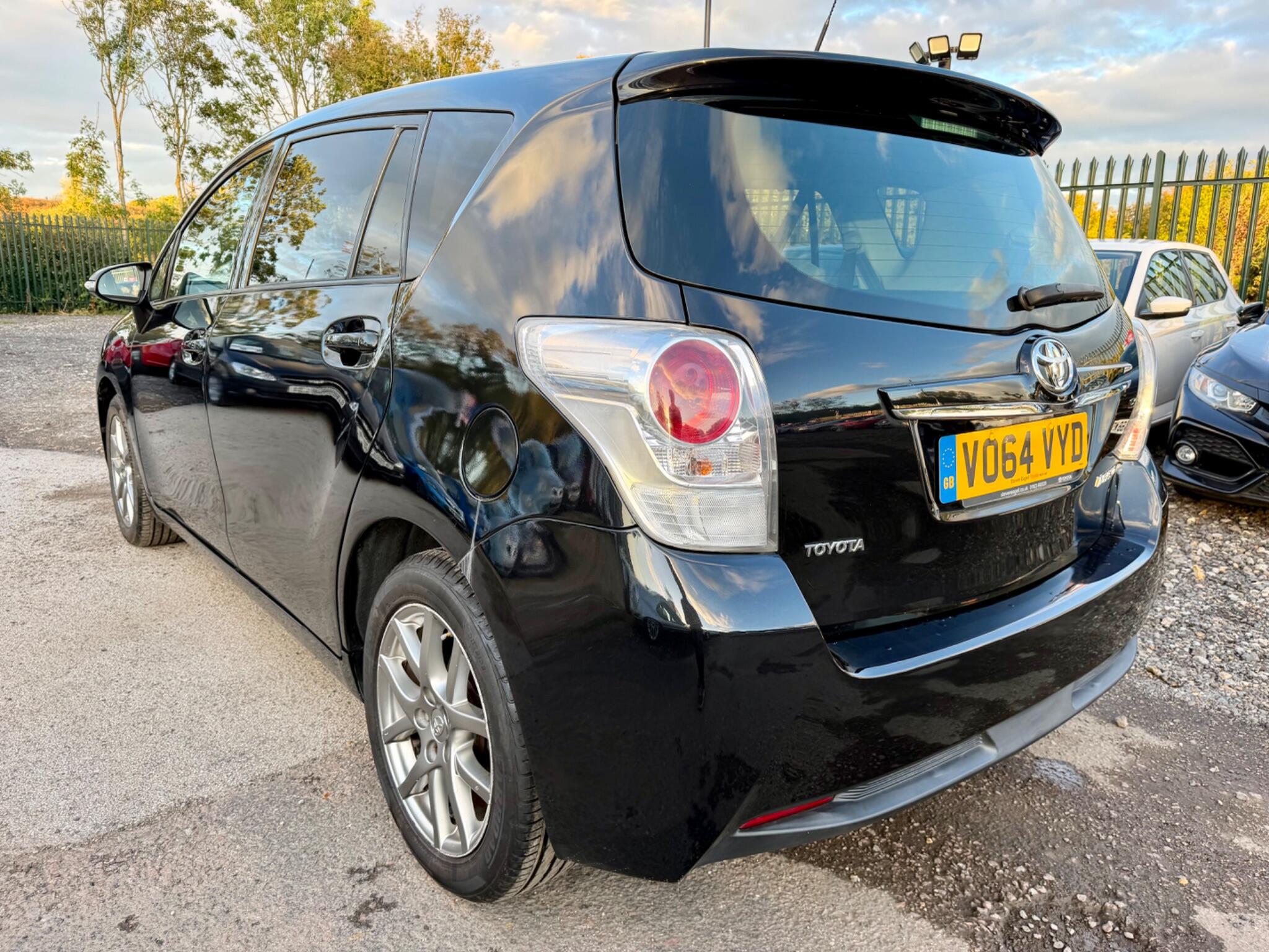 Toyota Verso view 11