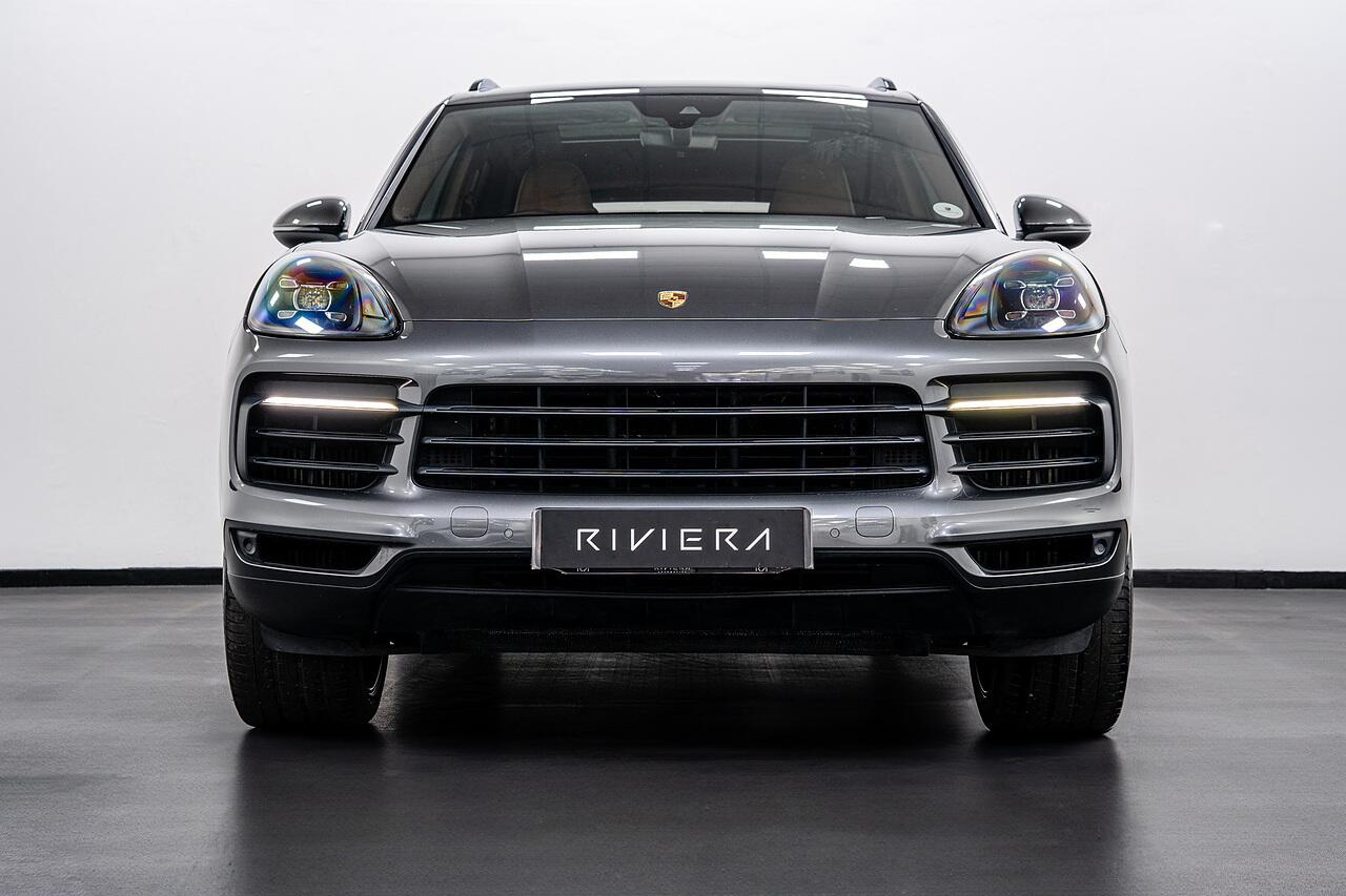 Porsche Cayenne view 28