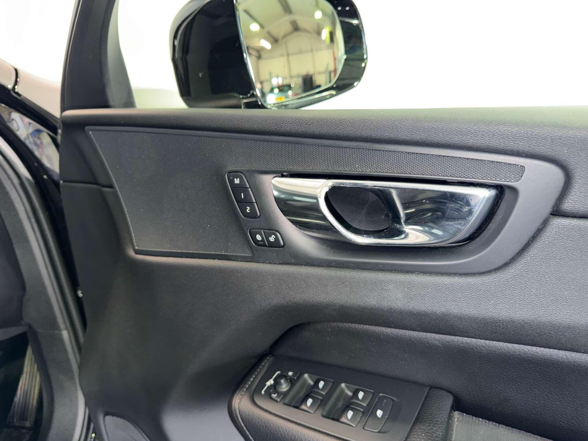 Volvo XC60 view 26