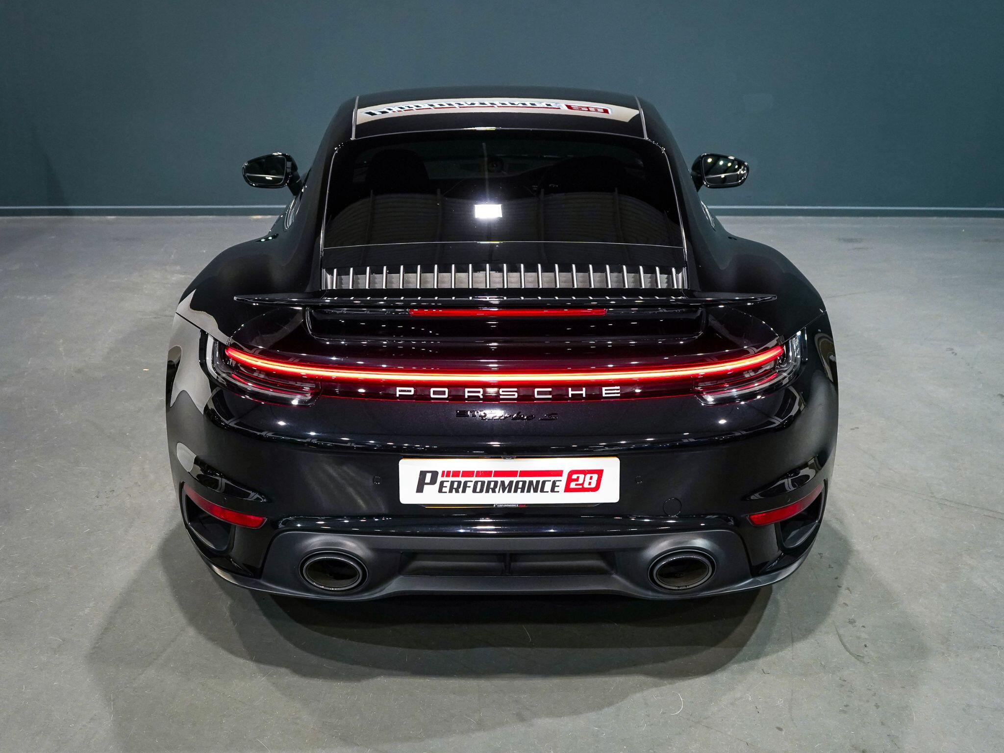 Porsche 911 view 5