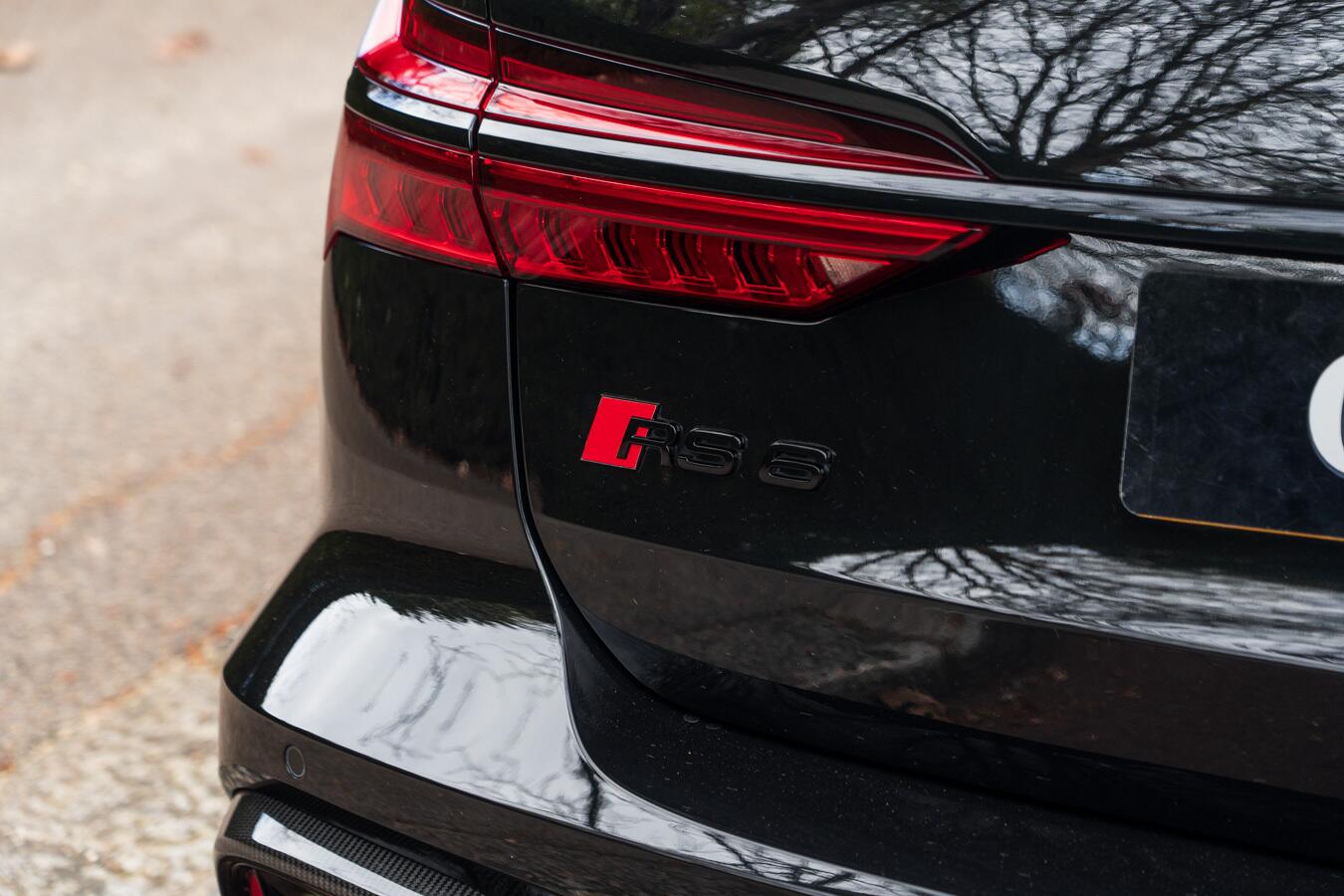 Audi RS6 Avant view 14