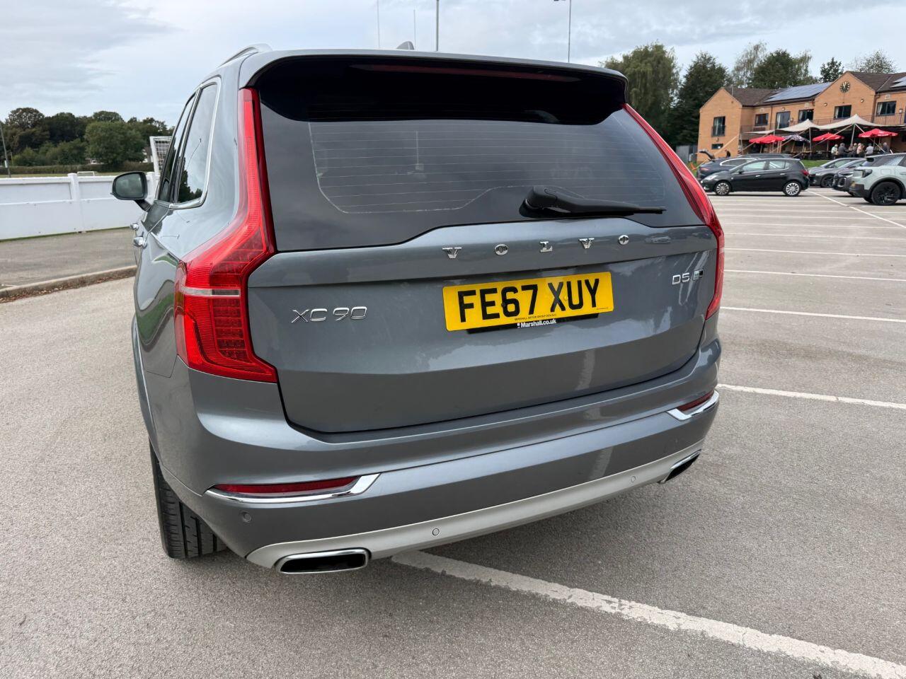 Volvo XC90 view 35