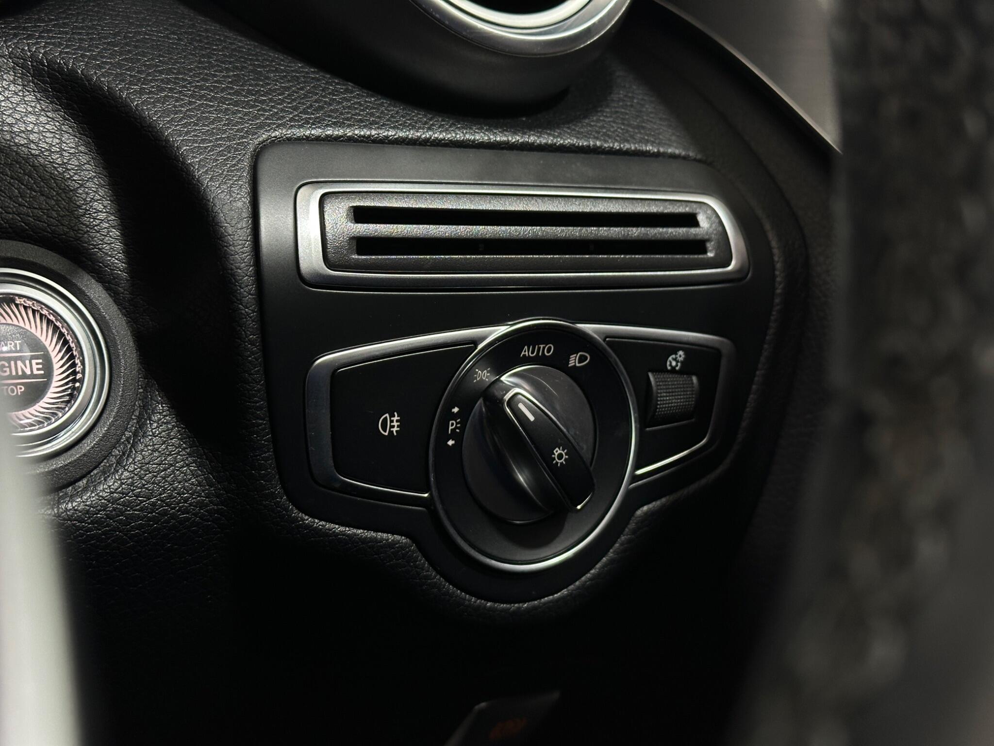 Mercedes-Benz C Class view 17