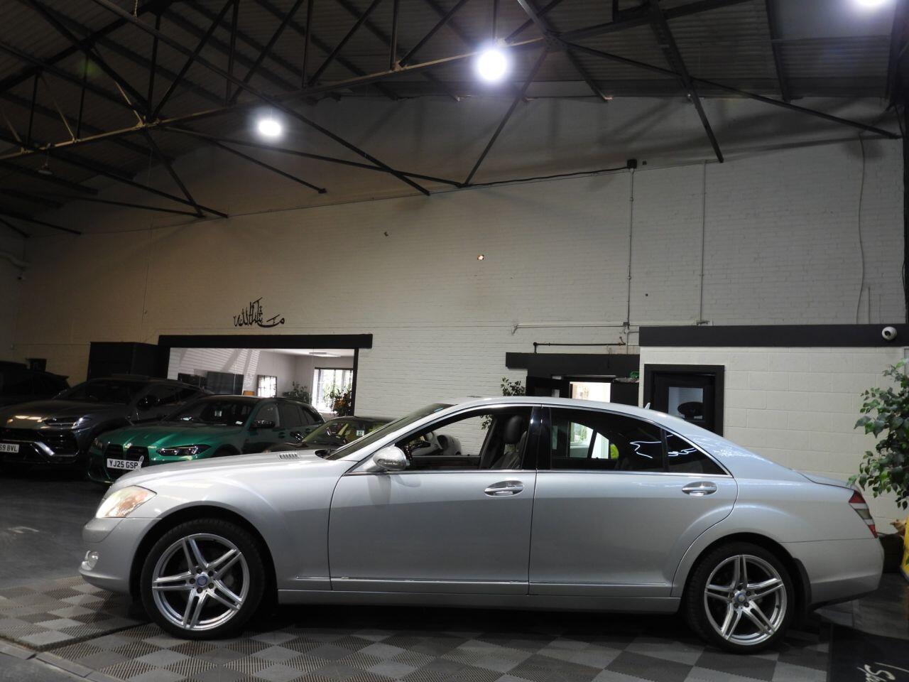 Mercedes-Benz S-Class view 16
