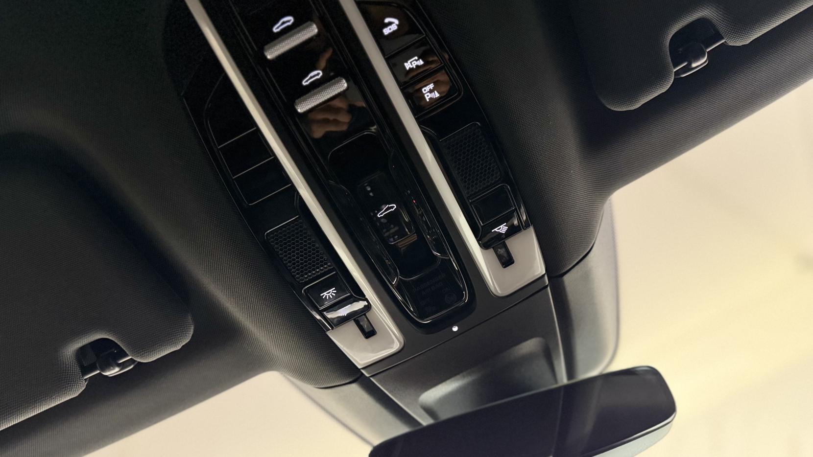 Porsche Panamera view 25