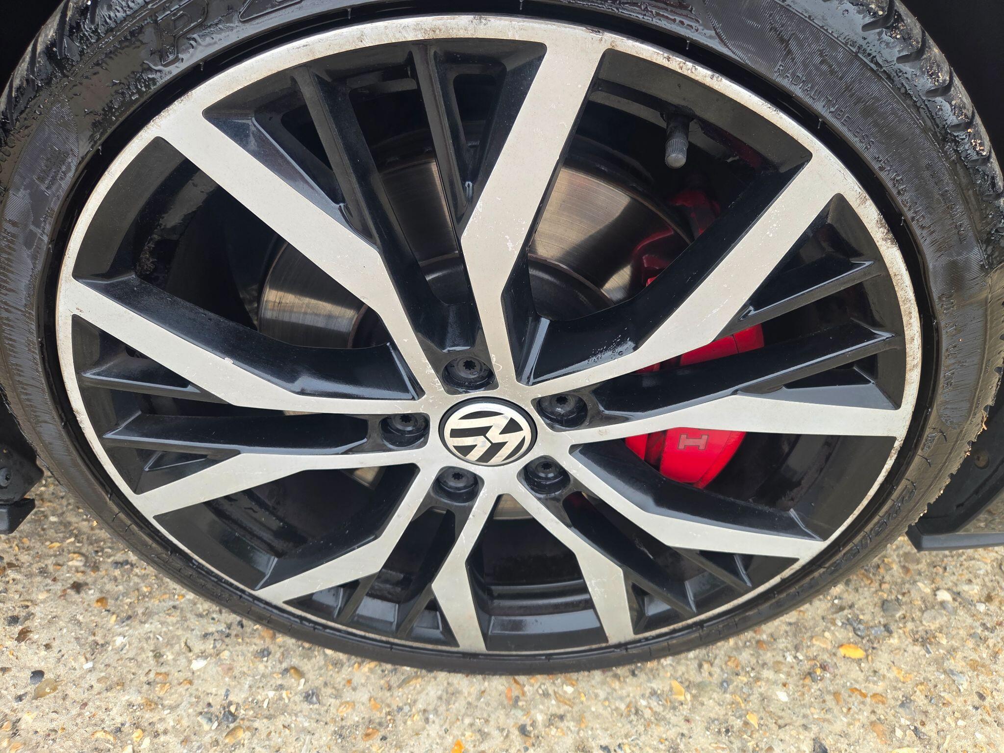 Volkswagen Golf view 19
