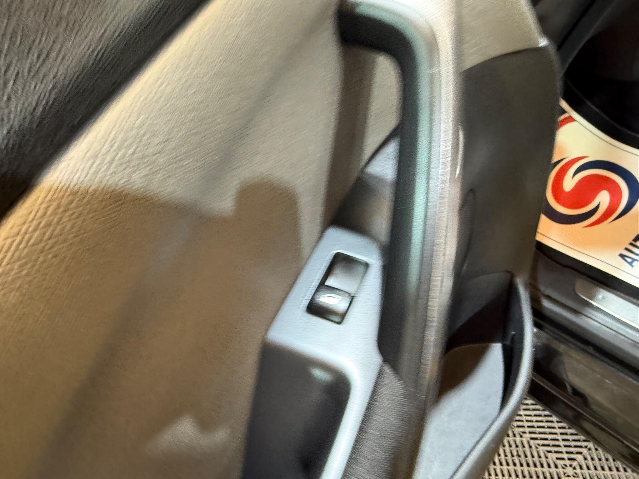 Citroen Grand C4 Picasso view 37