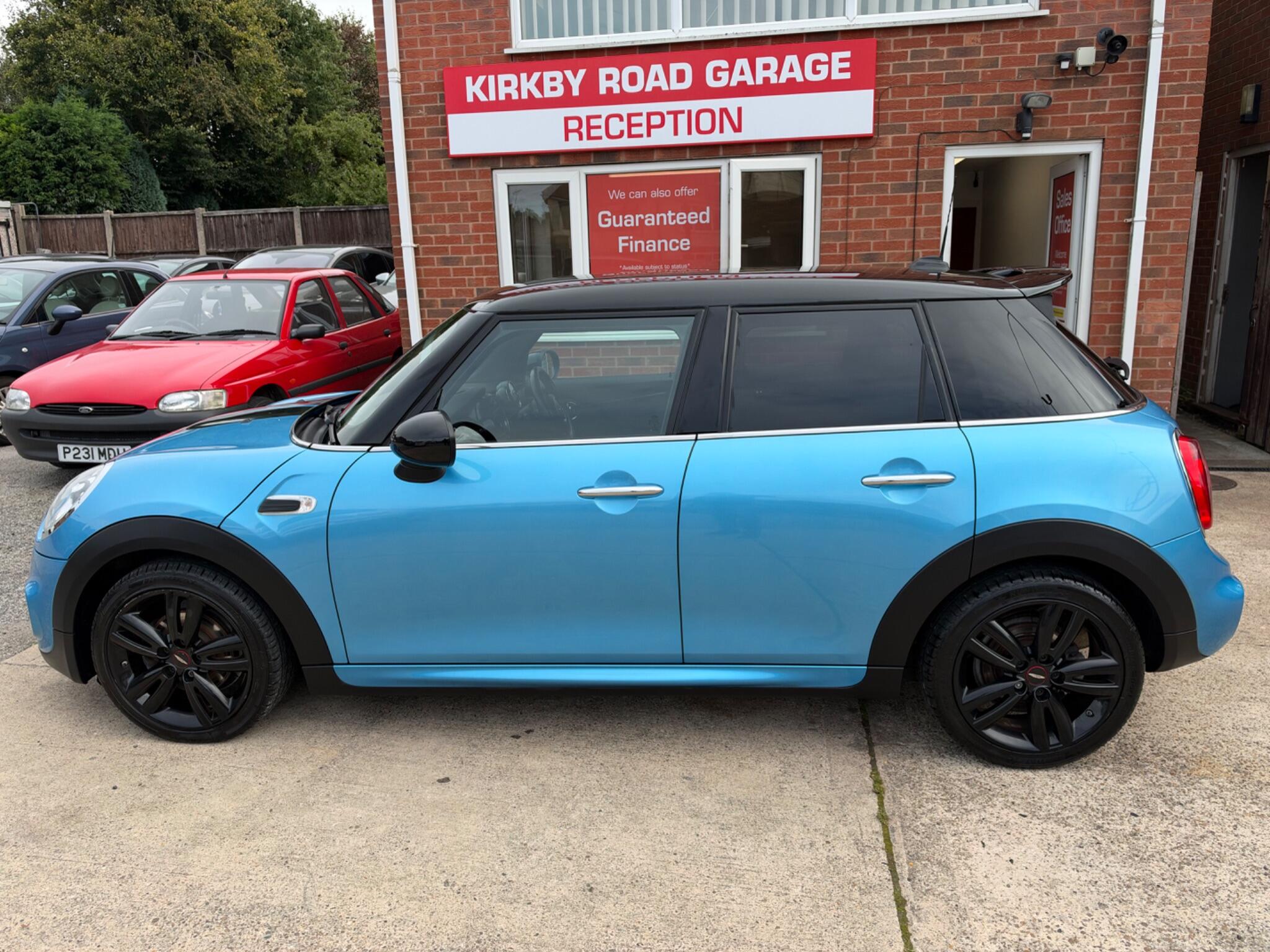 Mini Hatch view 5