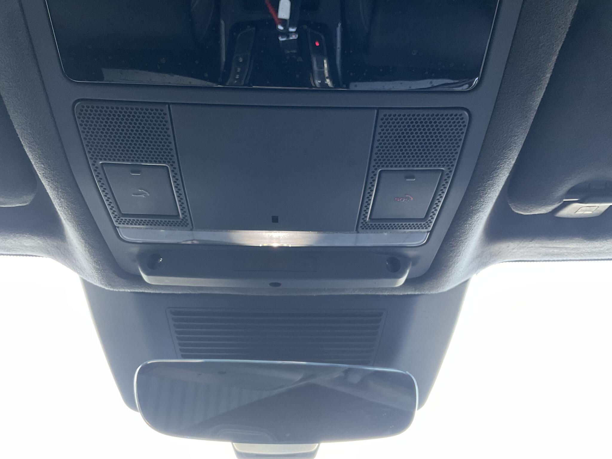 Jaguar I-Pace view 27