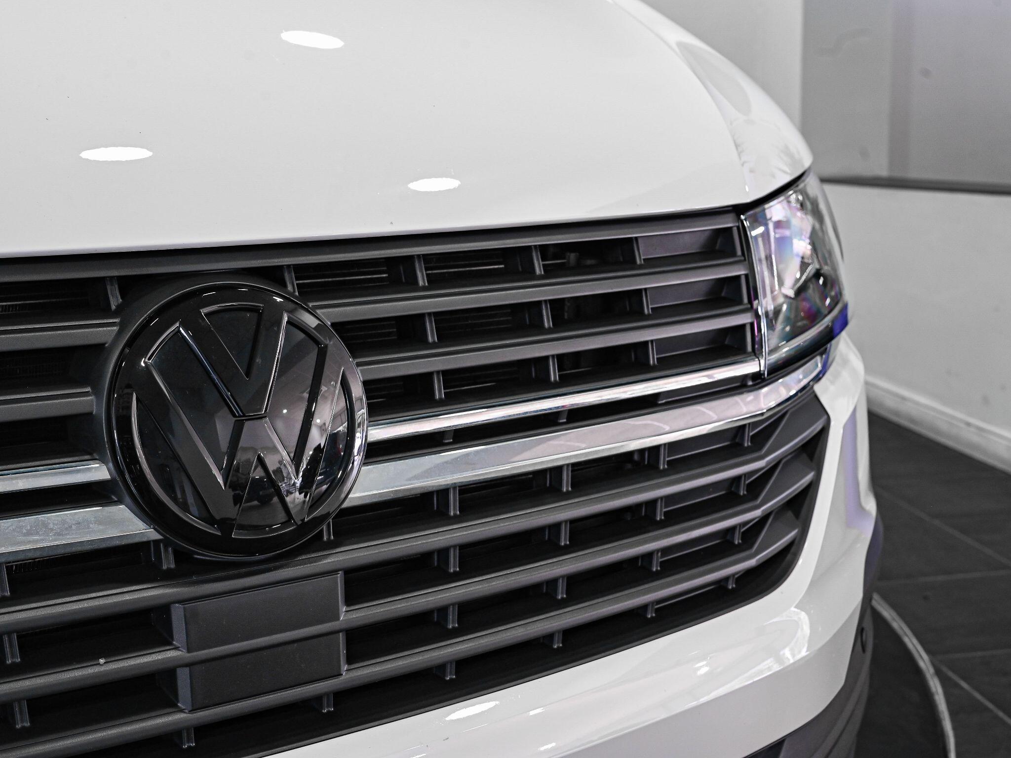 Volkswagen Transporter view 20