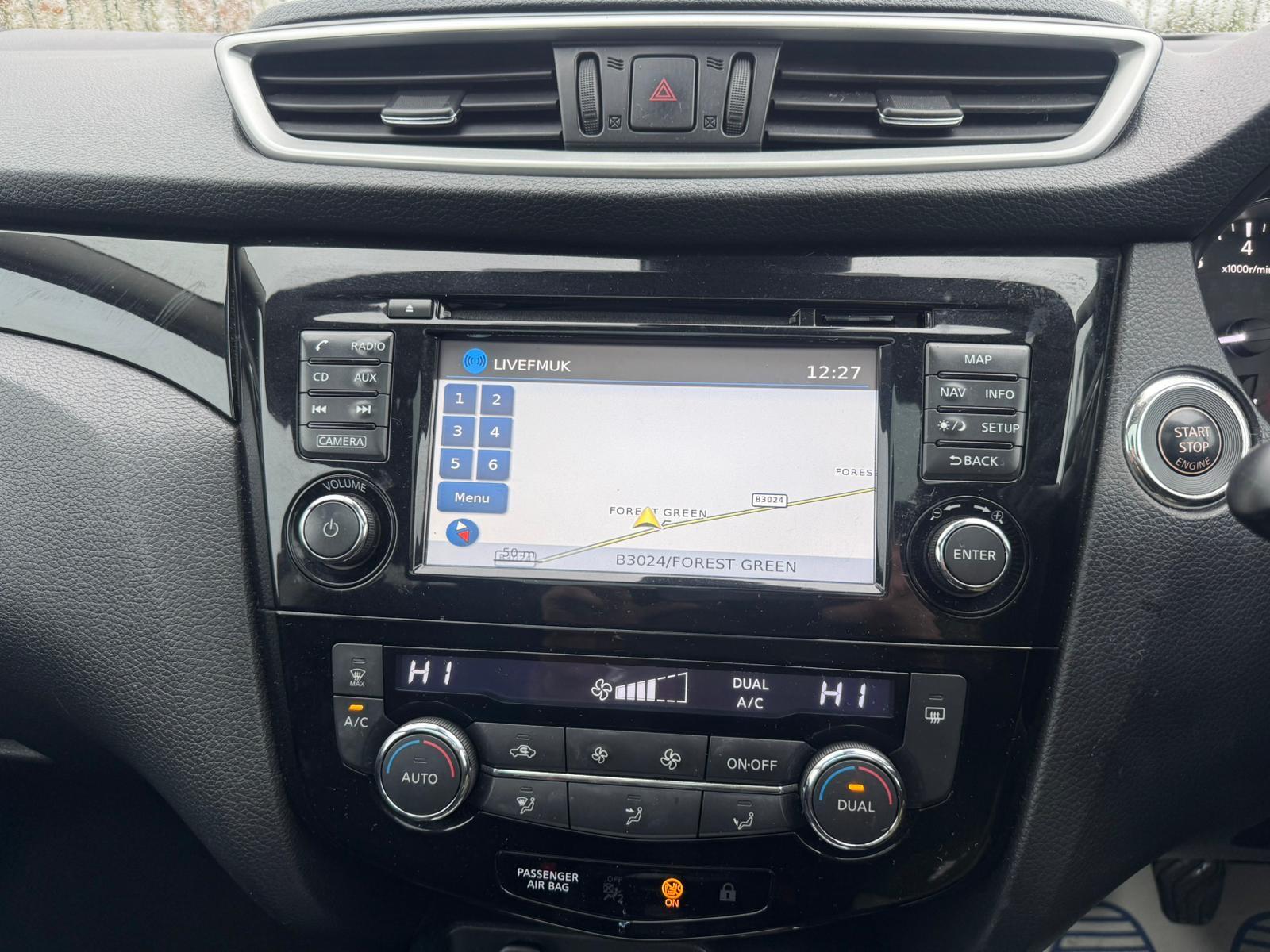 2015 Nissan Qashqai image 18