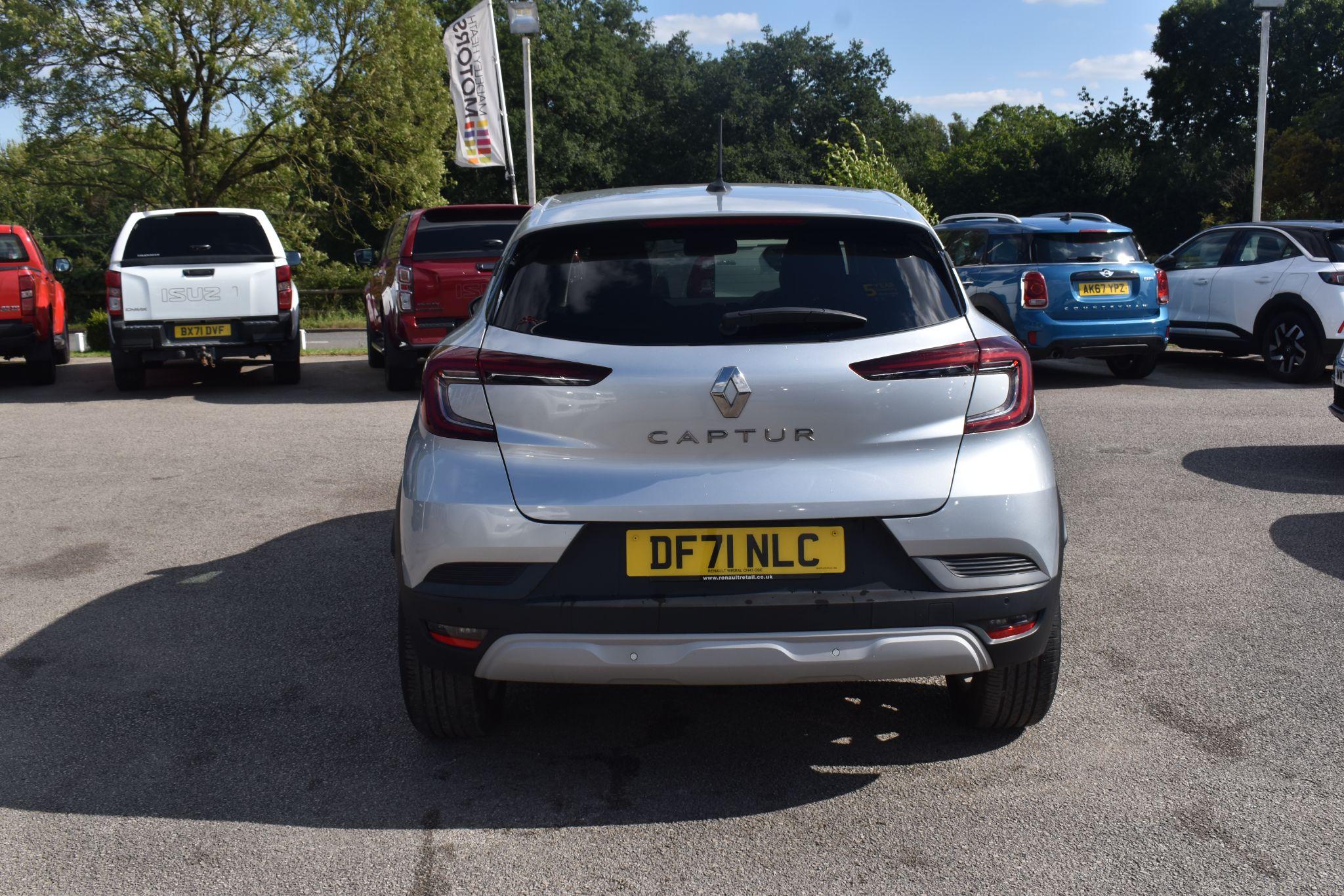 Captur - 1.3 TCe Iconic EDC Euro 6 (s/s) 5dr - Image 9