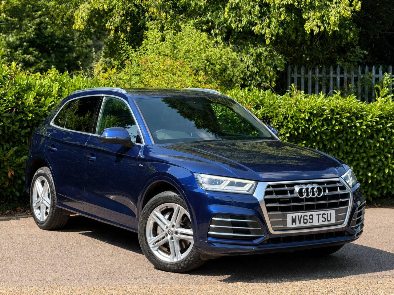 Audi Q5 view 45