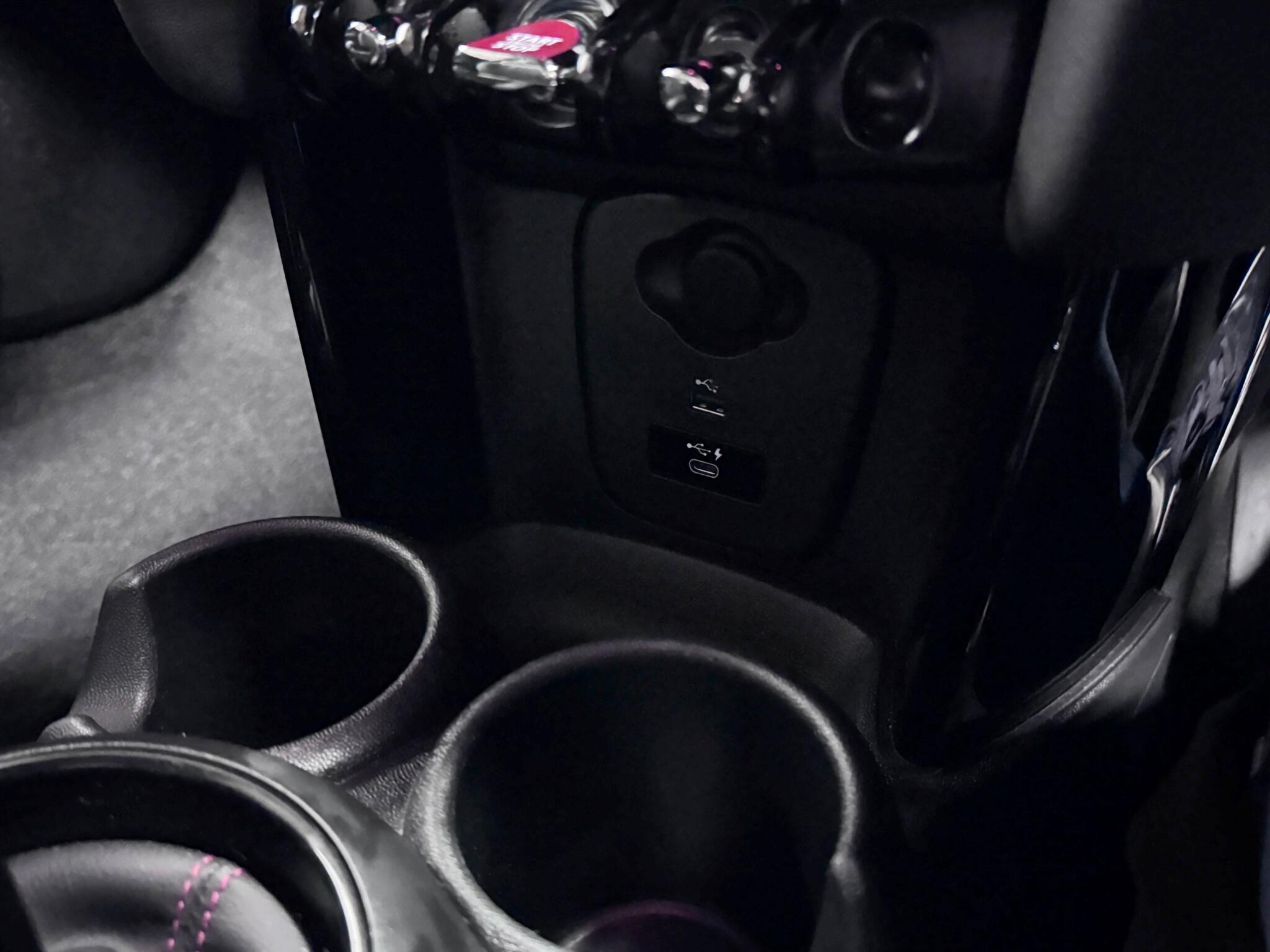 Mini Hatch view 41
