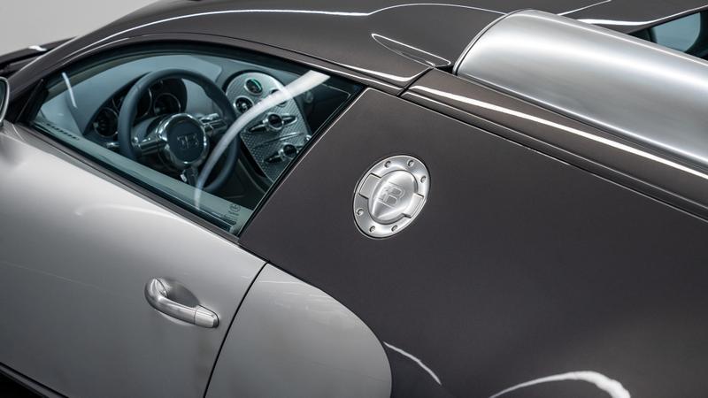 Bugatti Veyron view 22