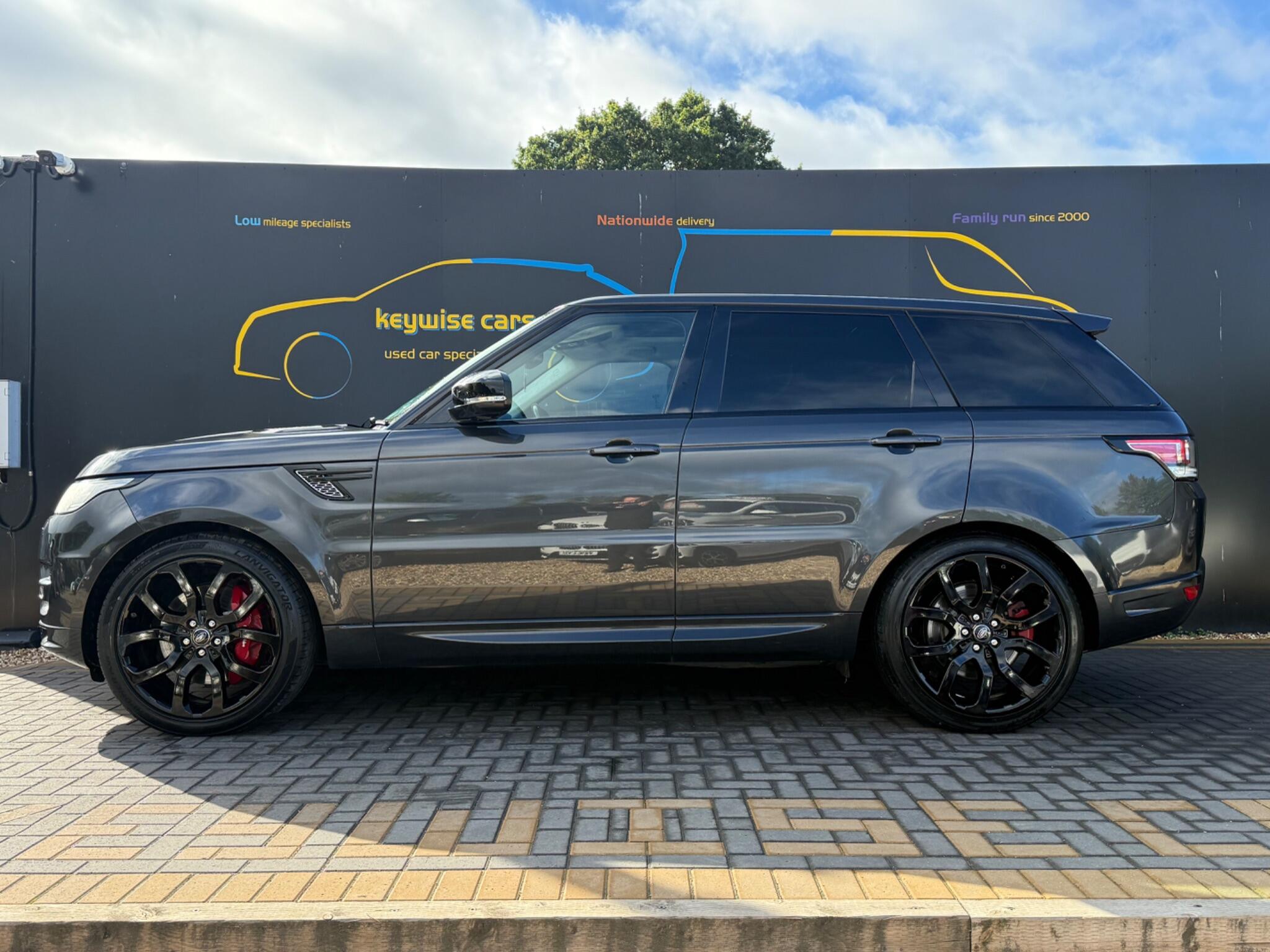 Land Rover Range Rover Sport view 2