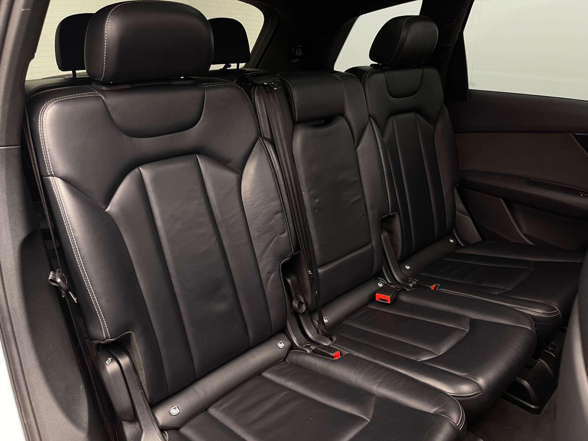 Audi Q7 view 35