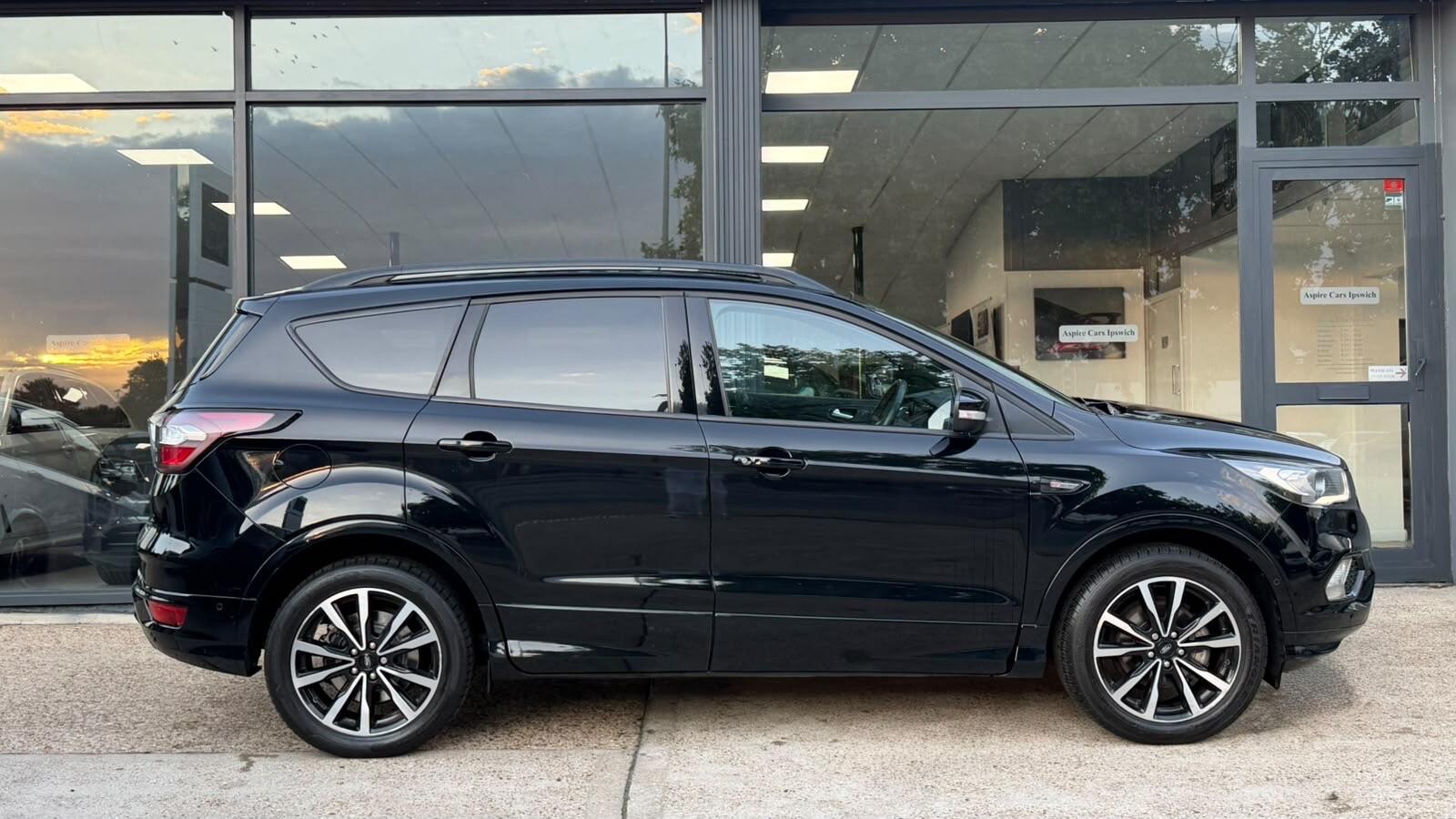 Ford Kuga view 3