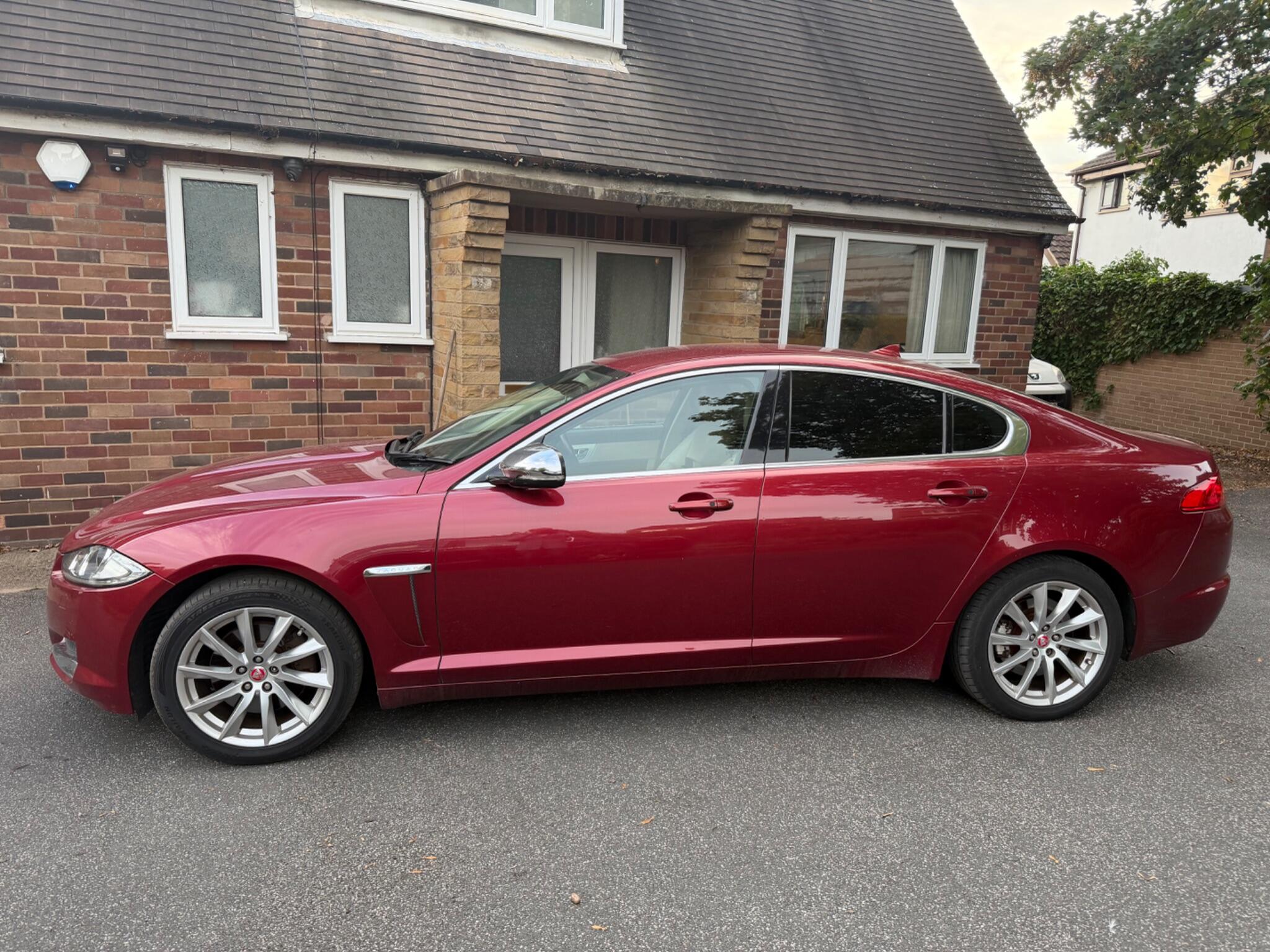 Jaguar XF view 66