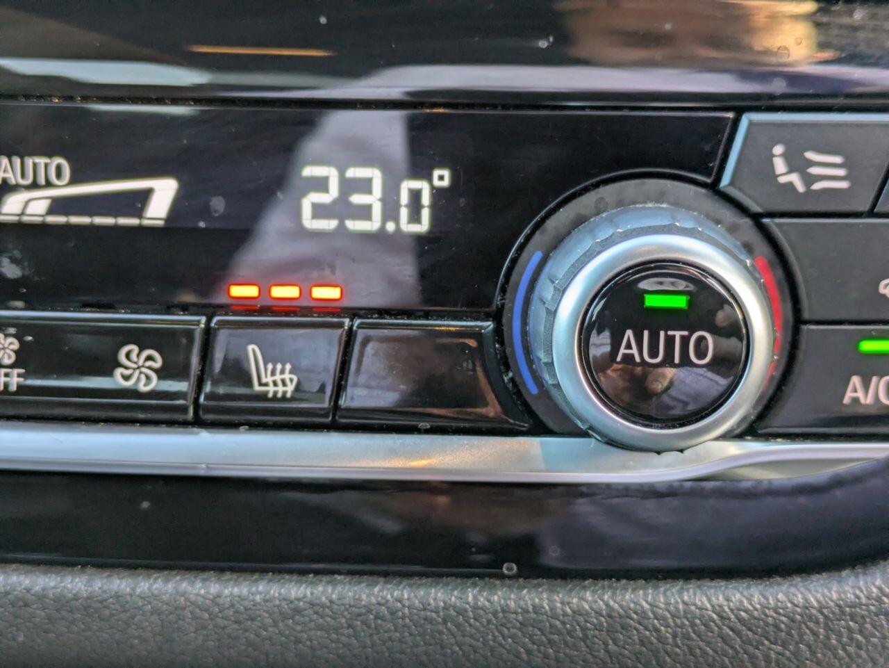 BMW 5 Series view 22