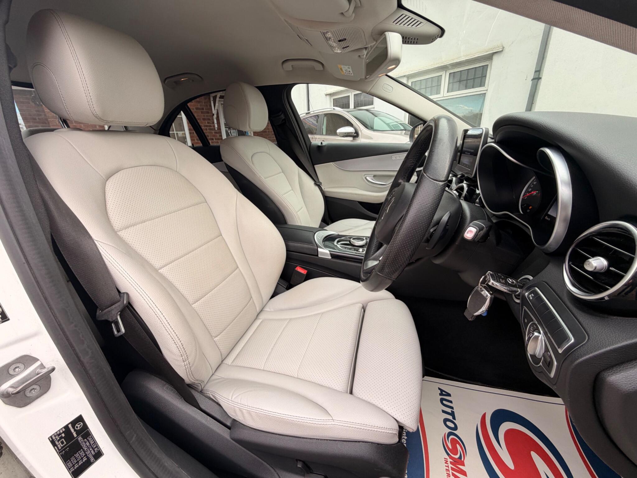 Mercedes-Benz C-Class view 29