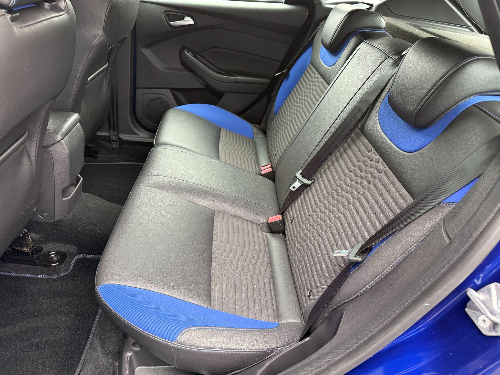 Ford Focus view 21