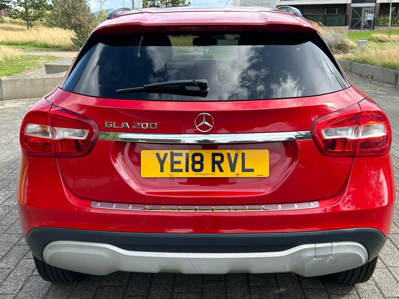 Mercedes-Benz GLA view 12