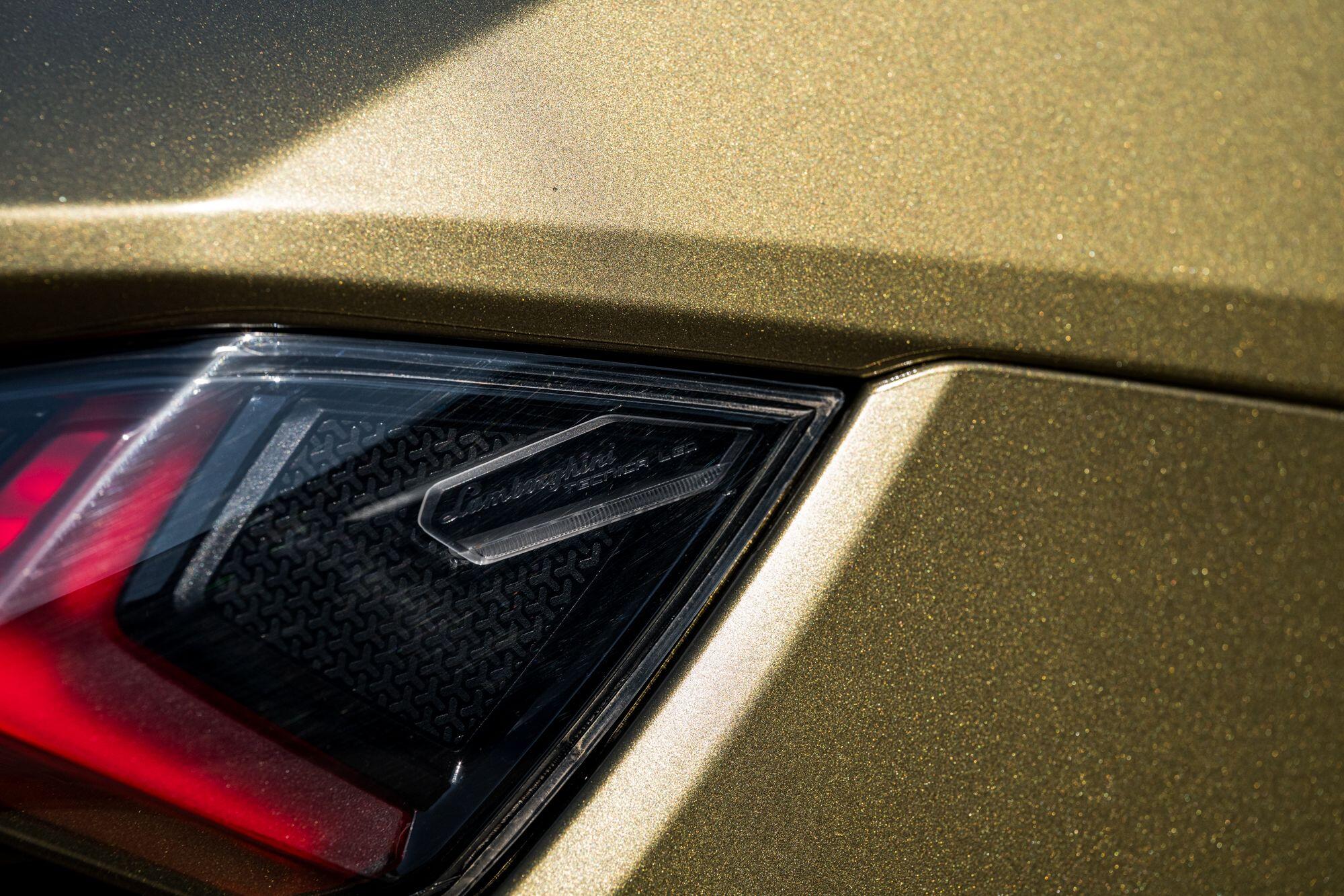 Lamborghini Urus view 25