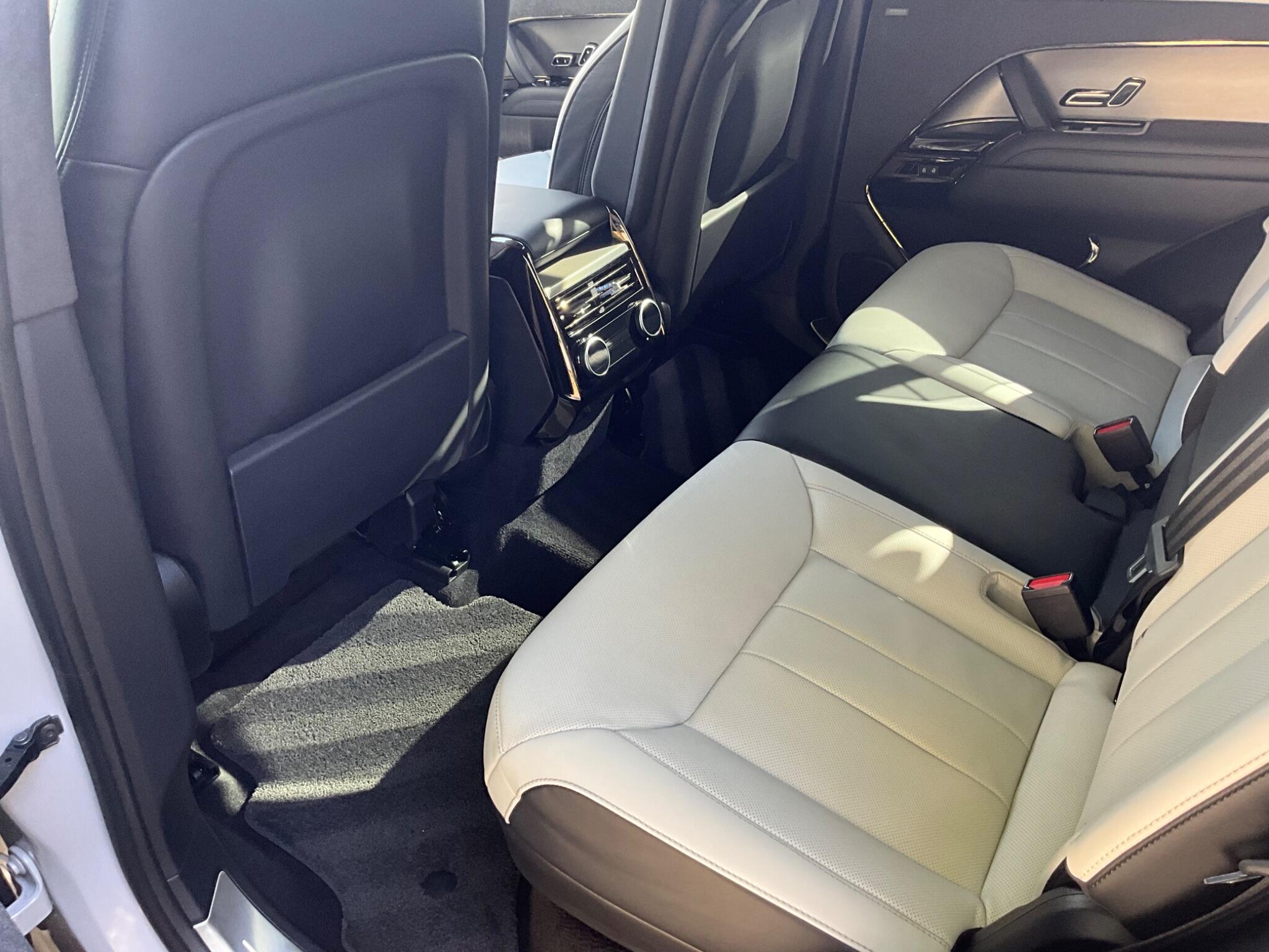 Land Rover Range Rover Sport view 14