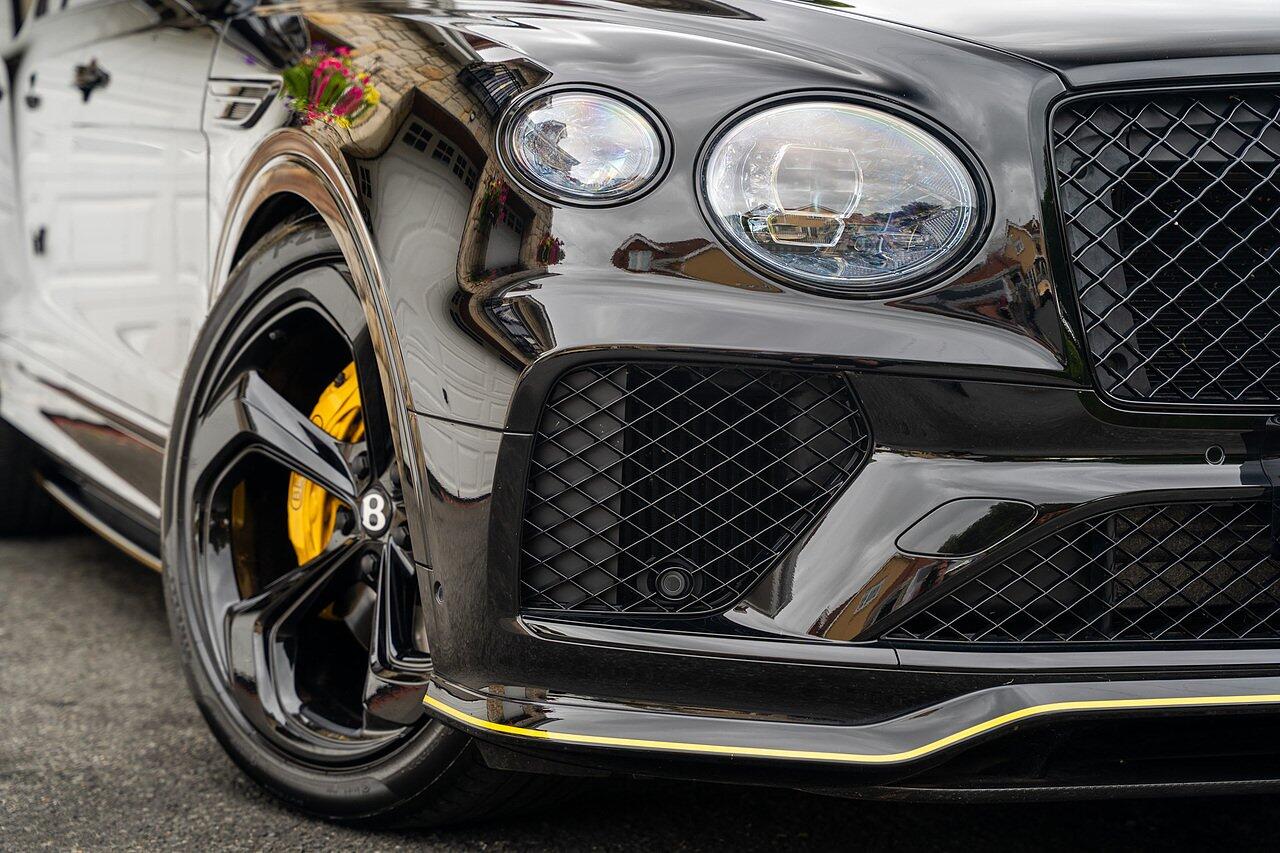 Bentley Bentayga view 27