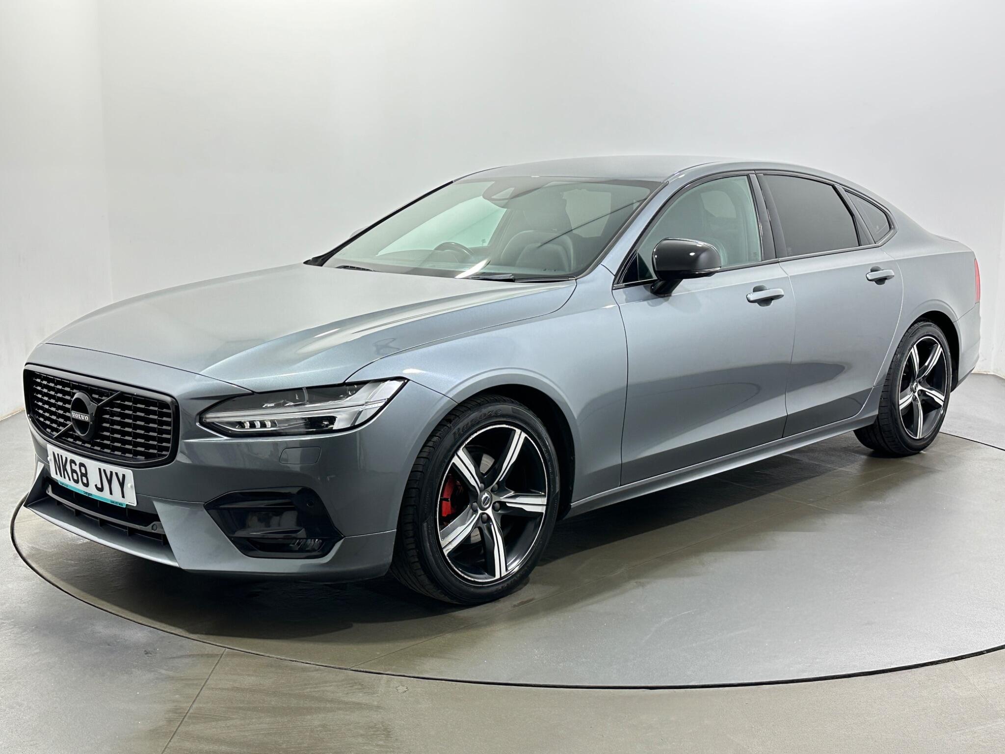 Volvo S90 view 4