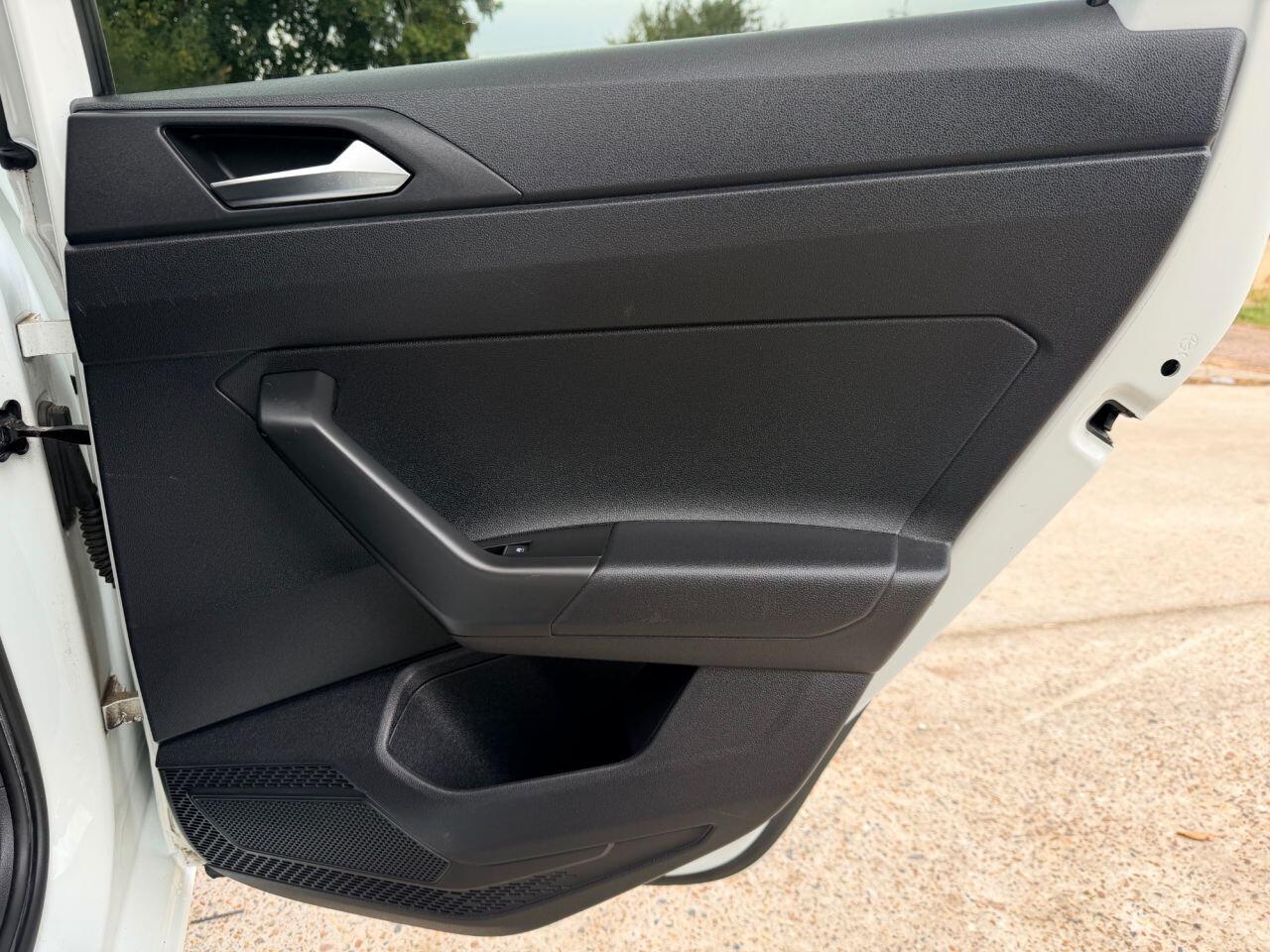 Volkswagen Polo view 21