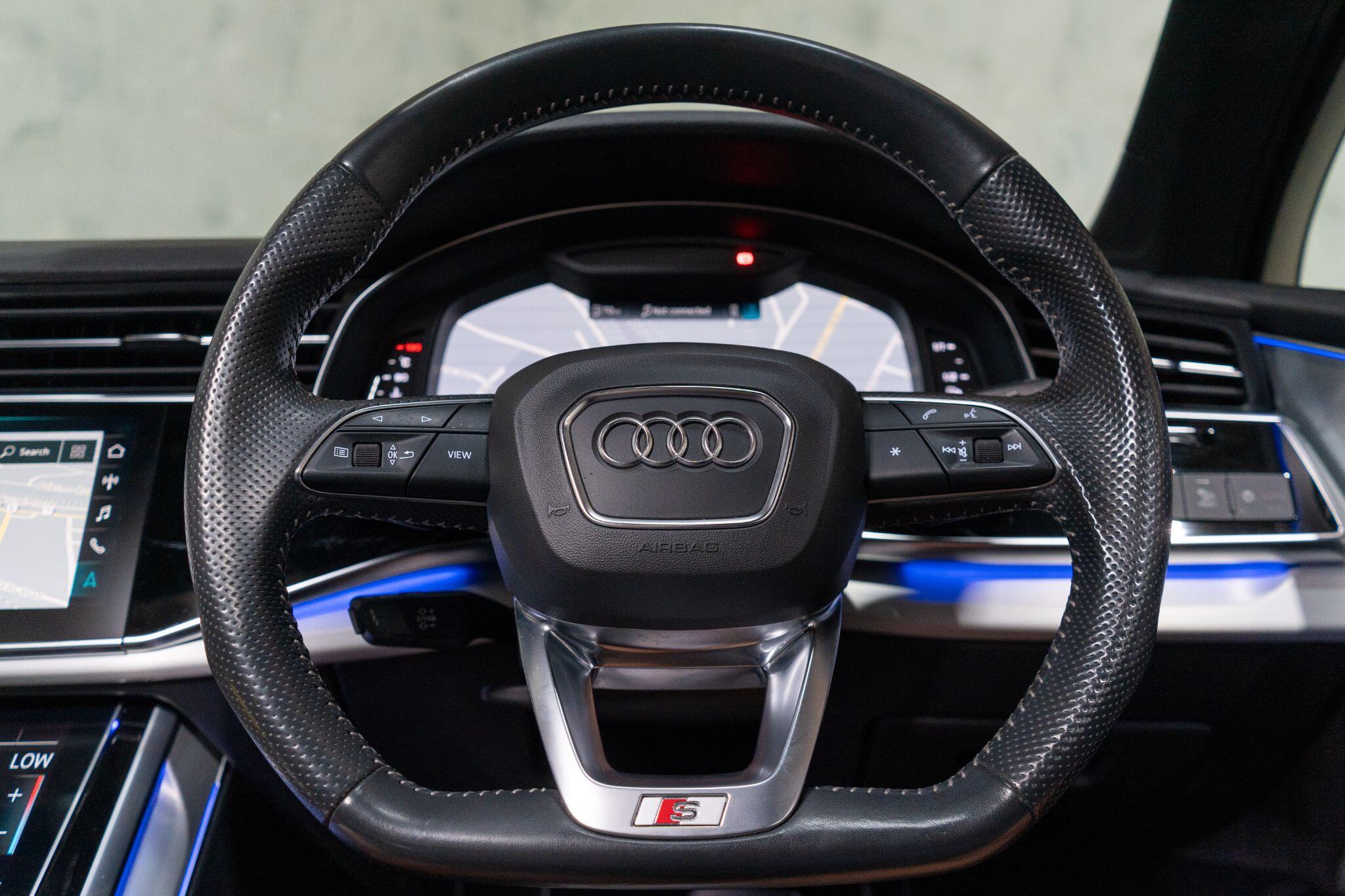 Audi SQ7 view 38