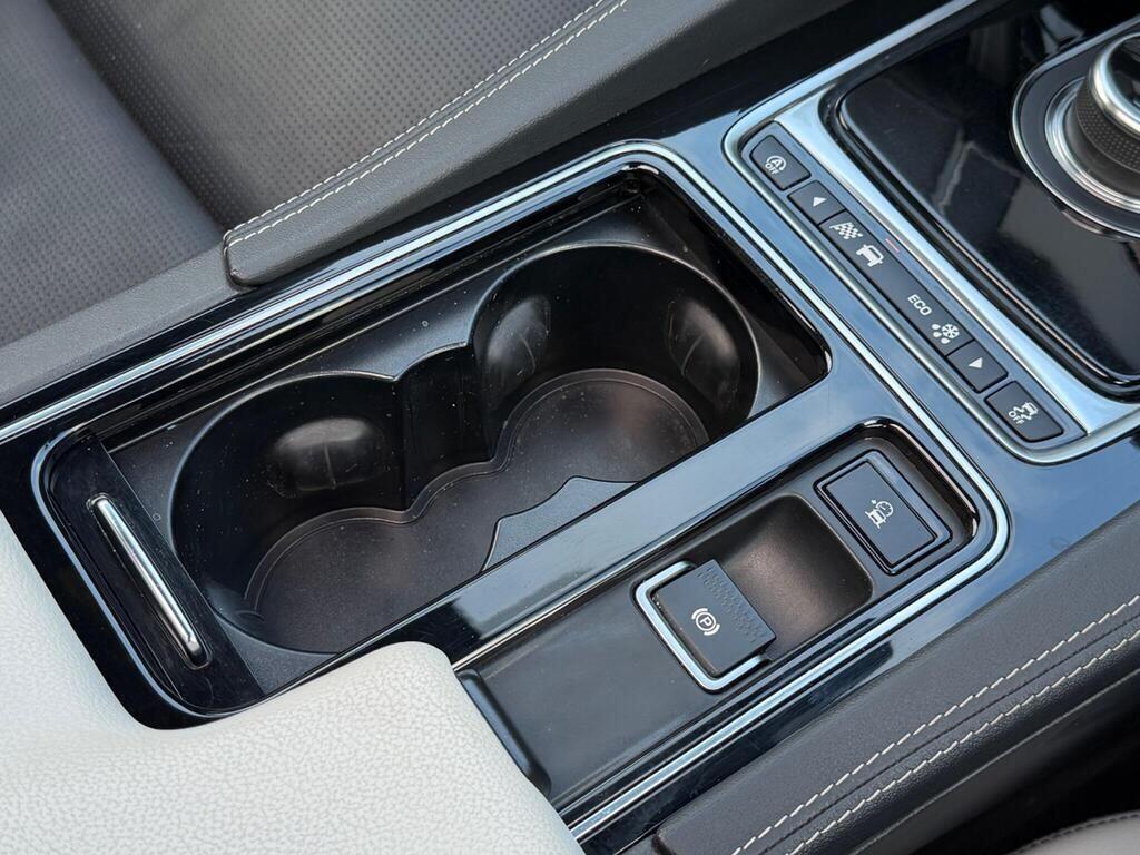 Jaguar F-Pace view 43