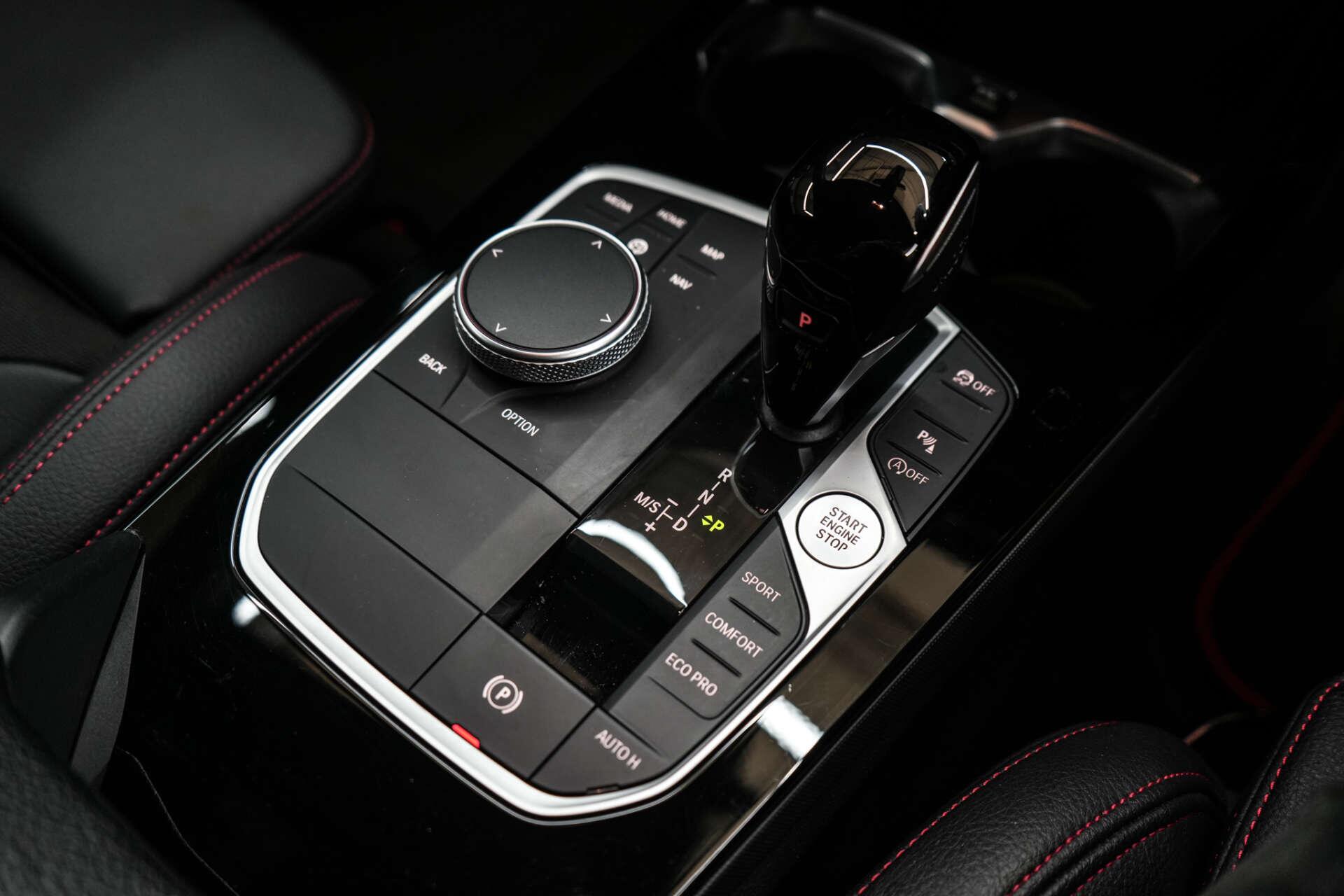 BMW 1 Series view 25