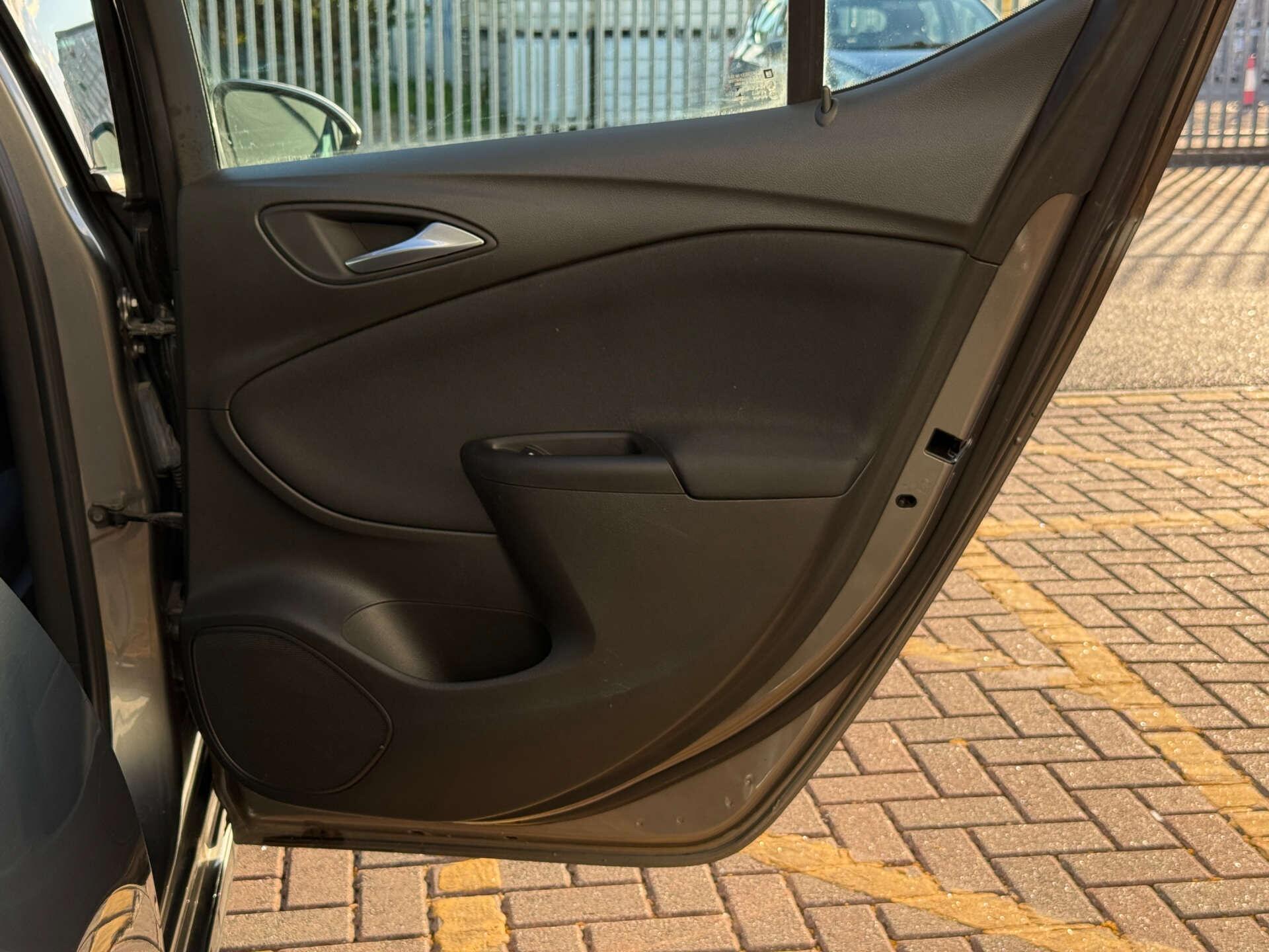 Vauxhall Astra view 23