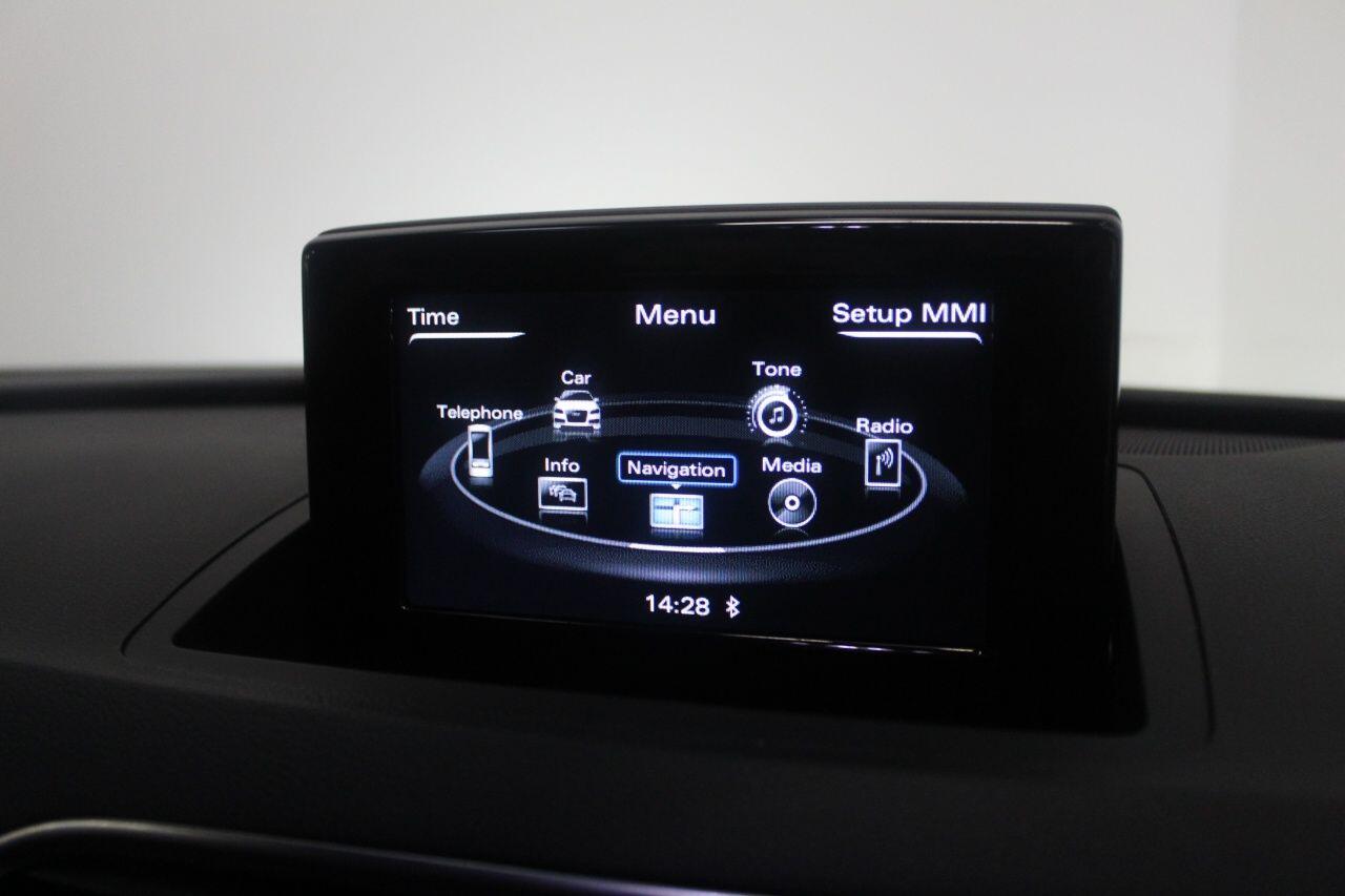 Audi Q3 view 40