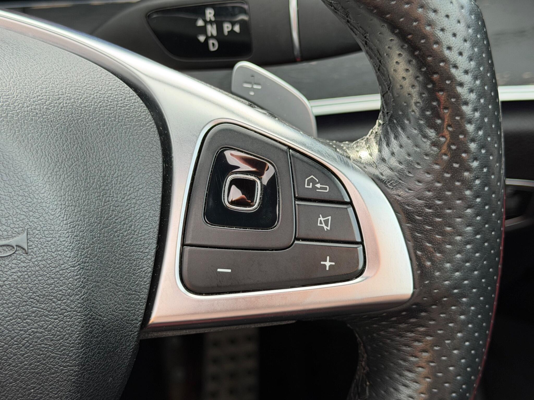 Mercedes-Benz E-Class view 29