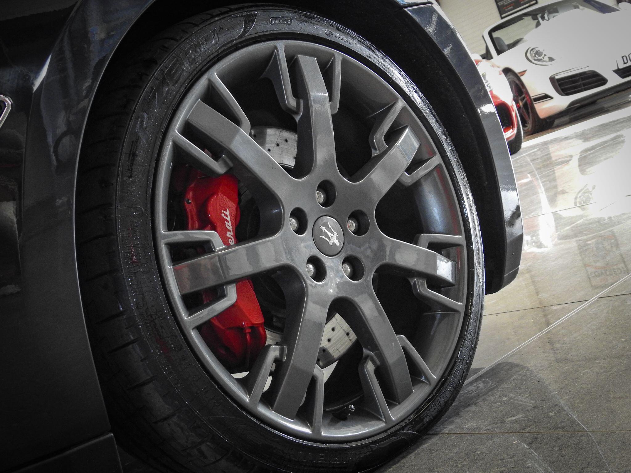 Maserati Granturismo view 44