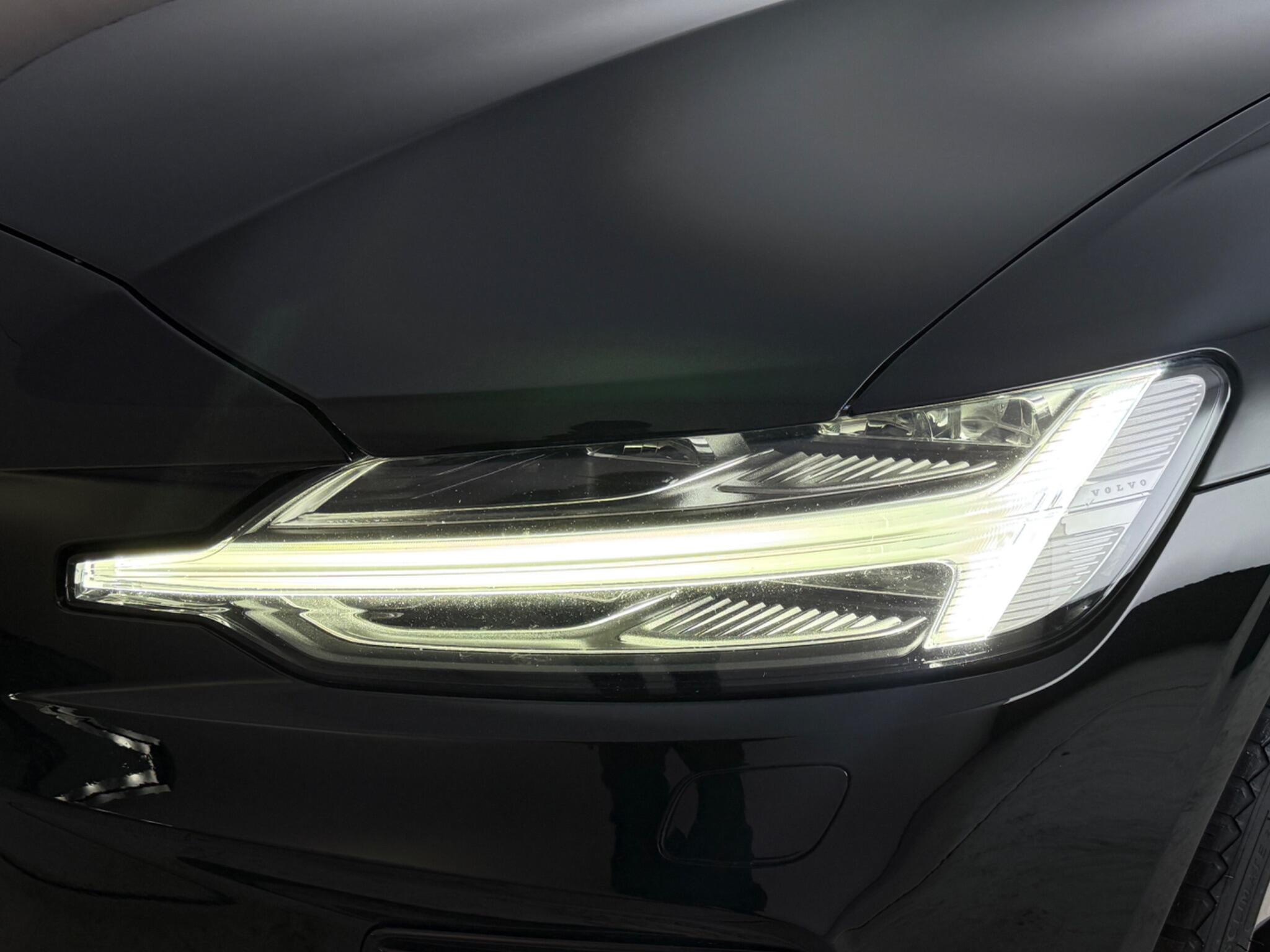 Volvo S60 view 11