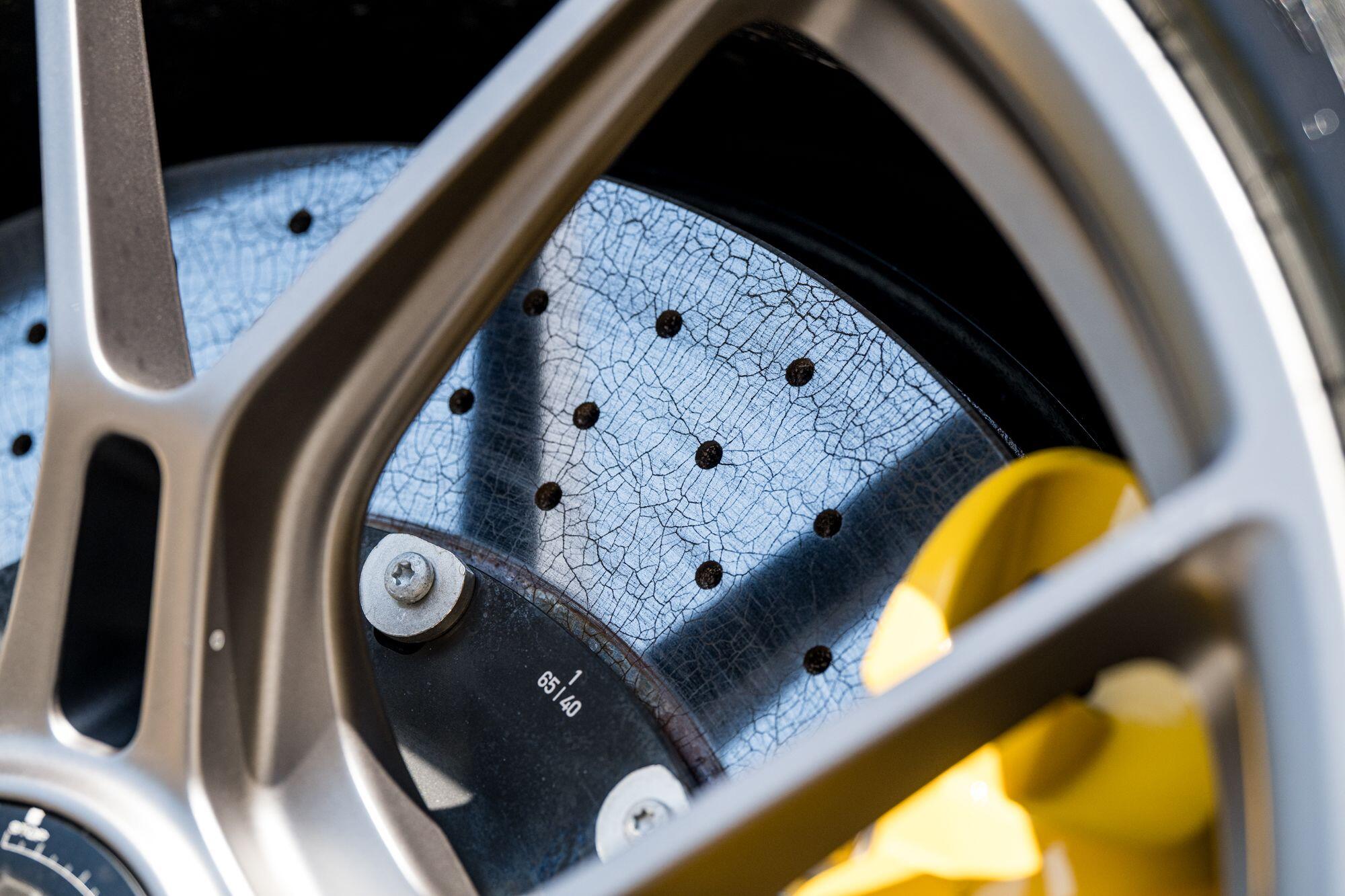 Porsche 911 view 21